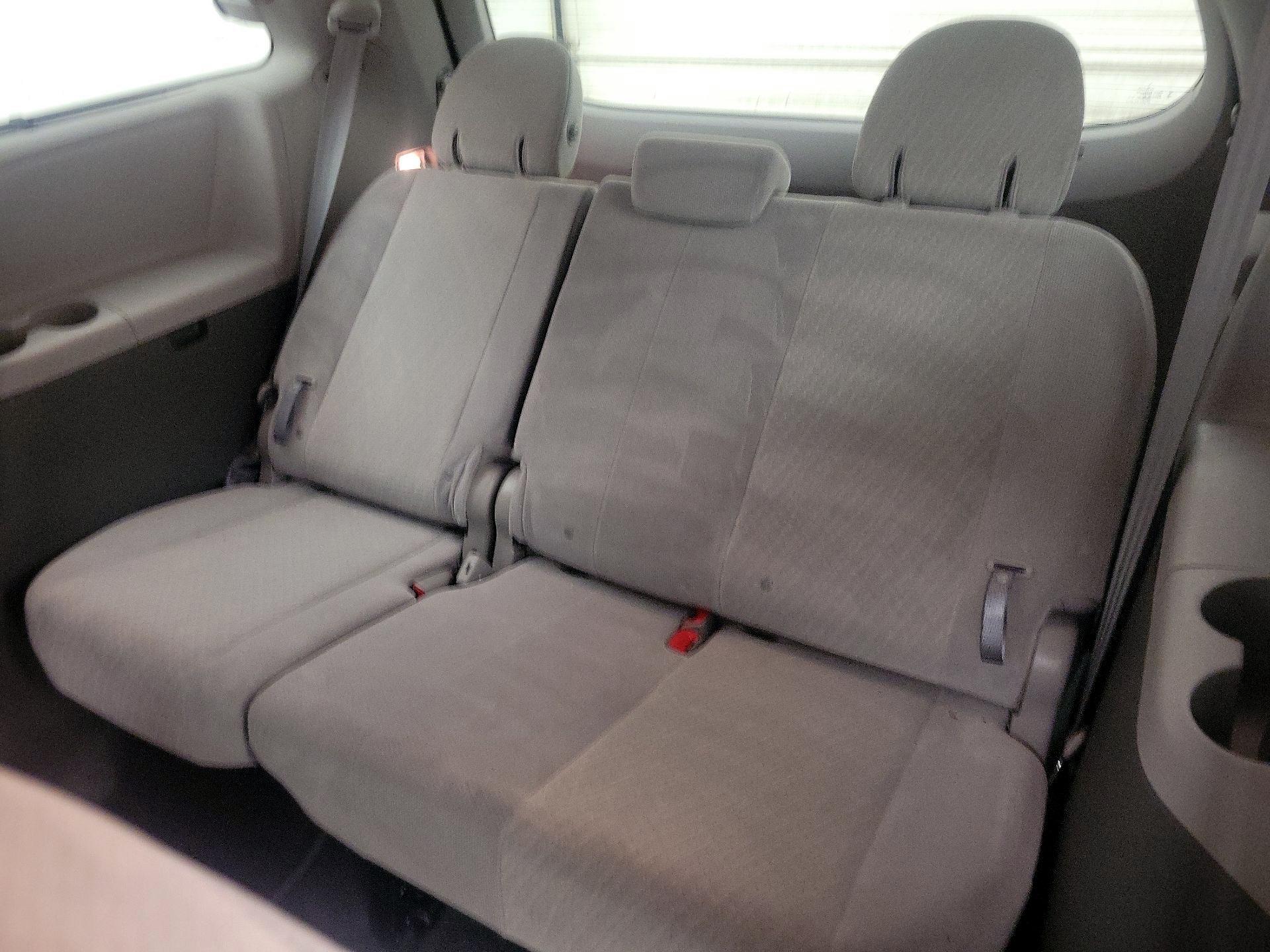 Thumbnail: 2020 Toyota Sienna - 20