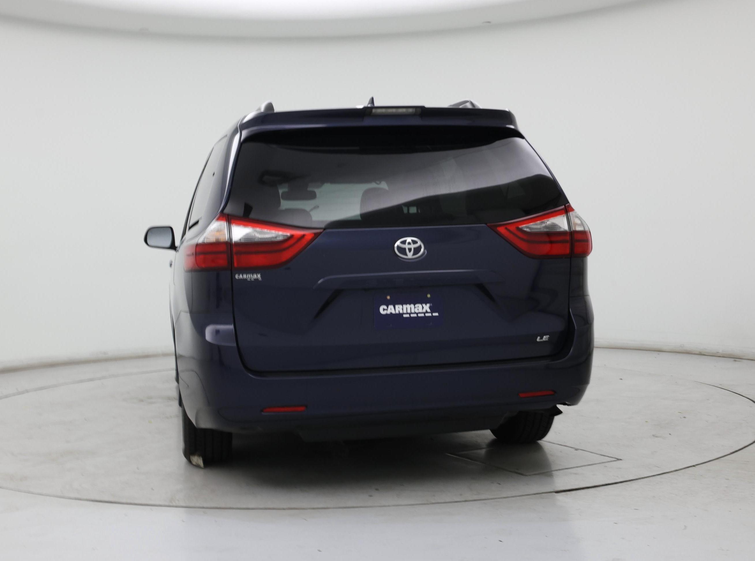 Thumbnail: 2020 Toyota Sienna - 6