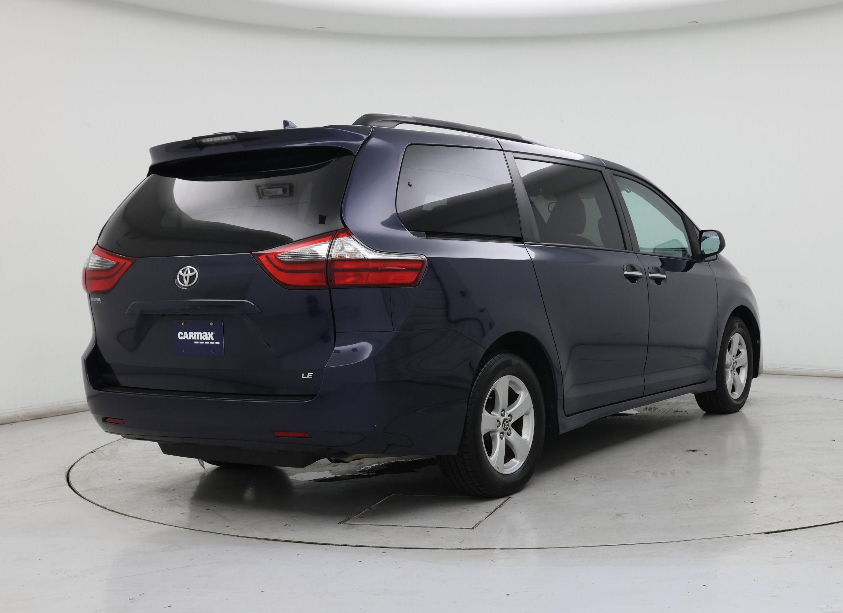 Thumbnail: 2020 Toyota Sienna - 8