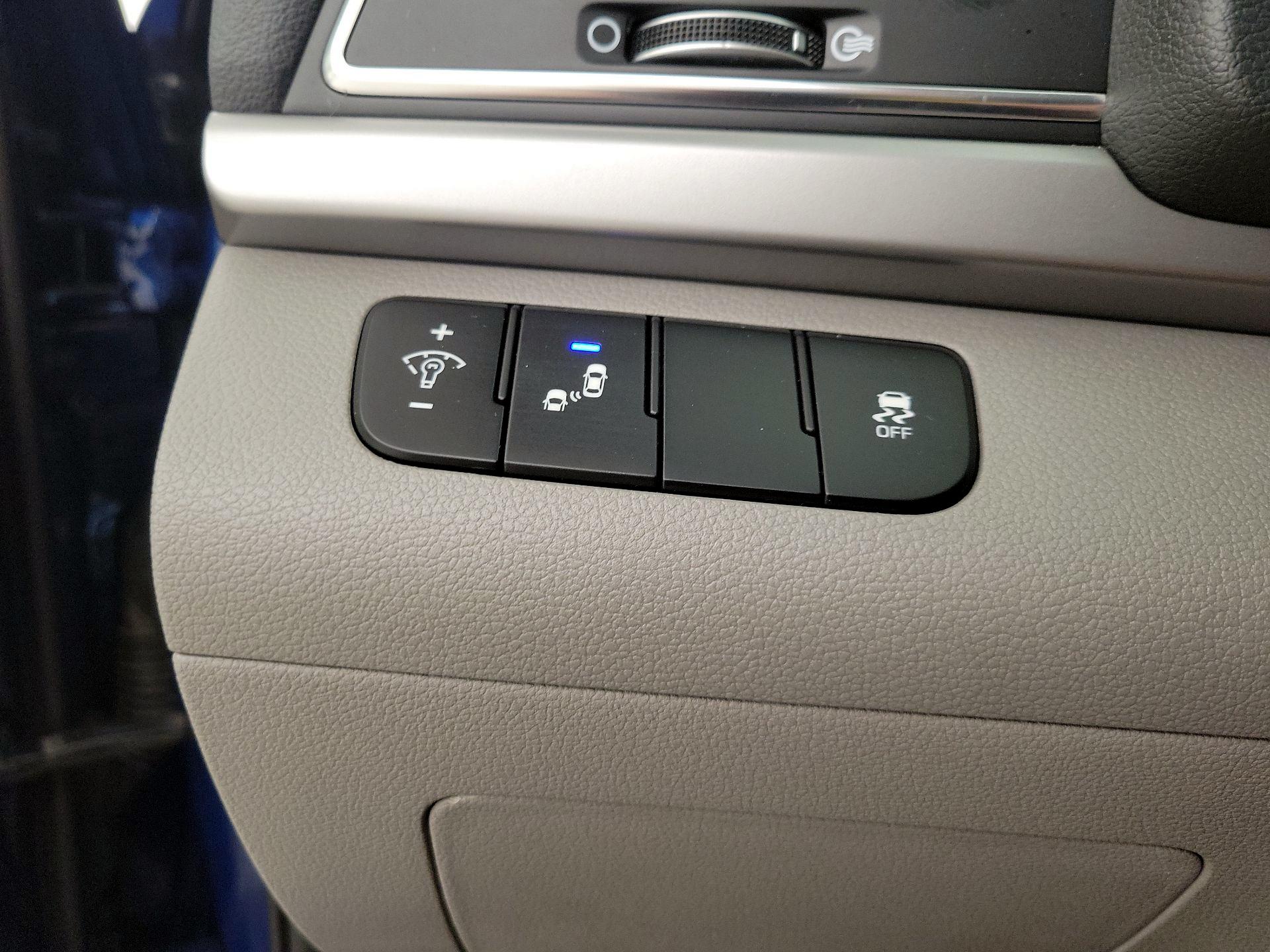 Thumbnail: 2018 Hyundai Elantra - 13