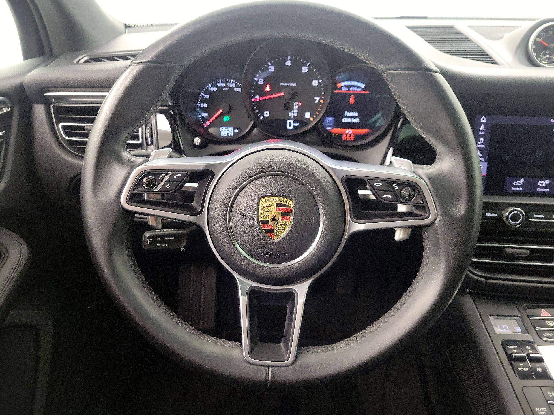 Thumbnail: 2021 Porsche Macan - 10