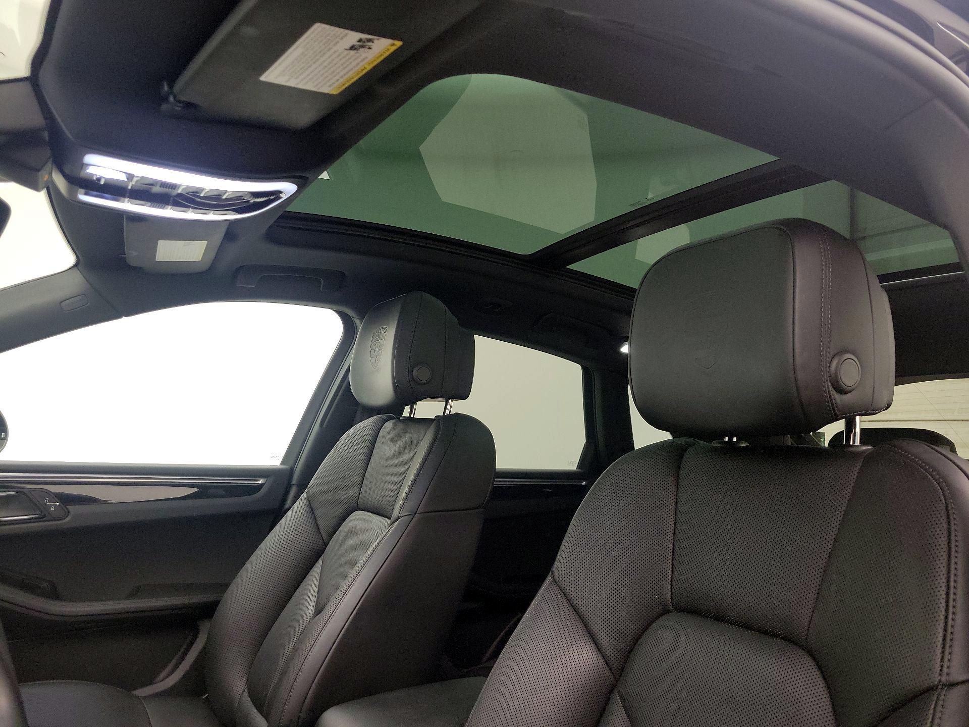 Thumbnail: 2021 Porsche Macan - 20