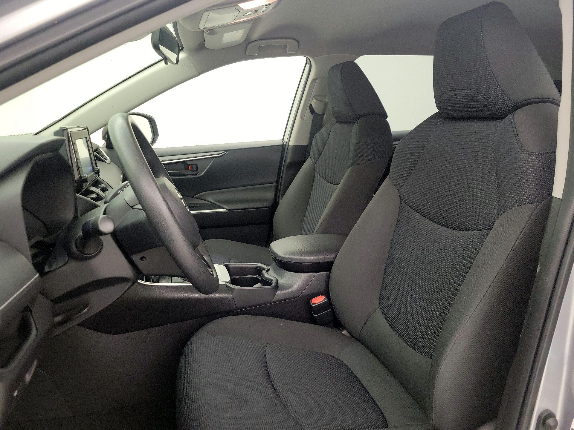 Thumbnail: 2021 Toyota RAV4 - 11