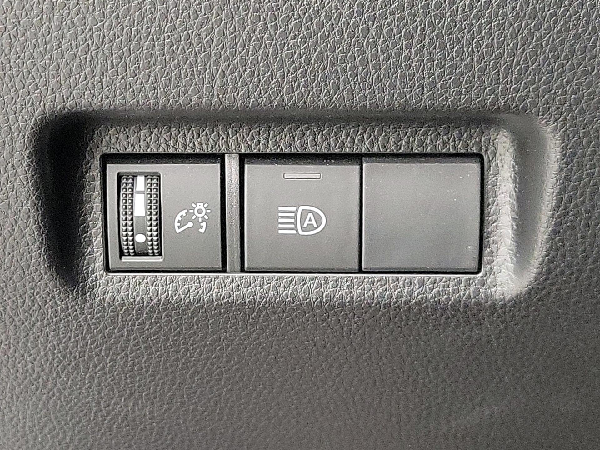 Thumbnail: 2021 Toyota RAV4 - 13