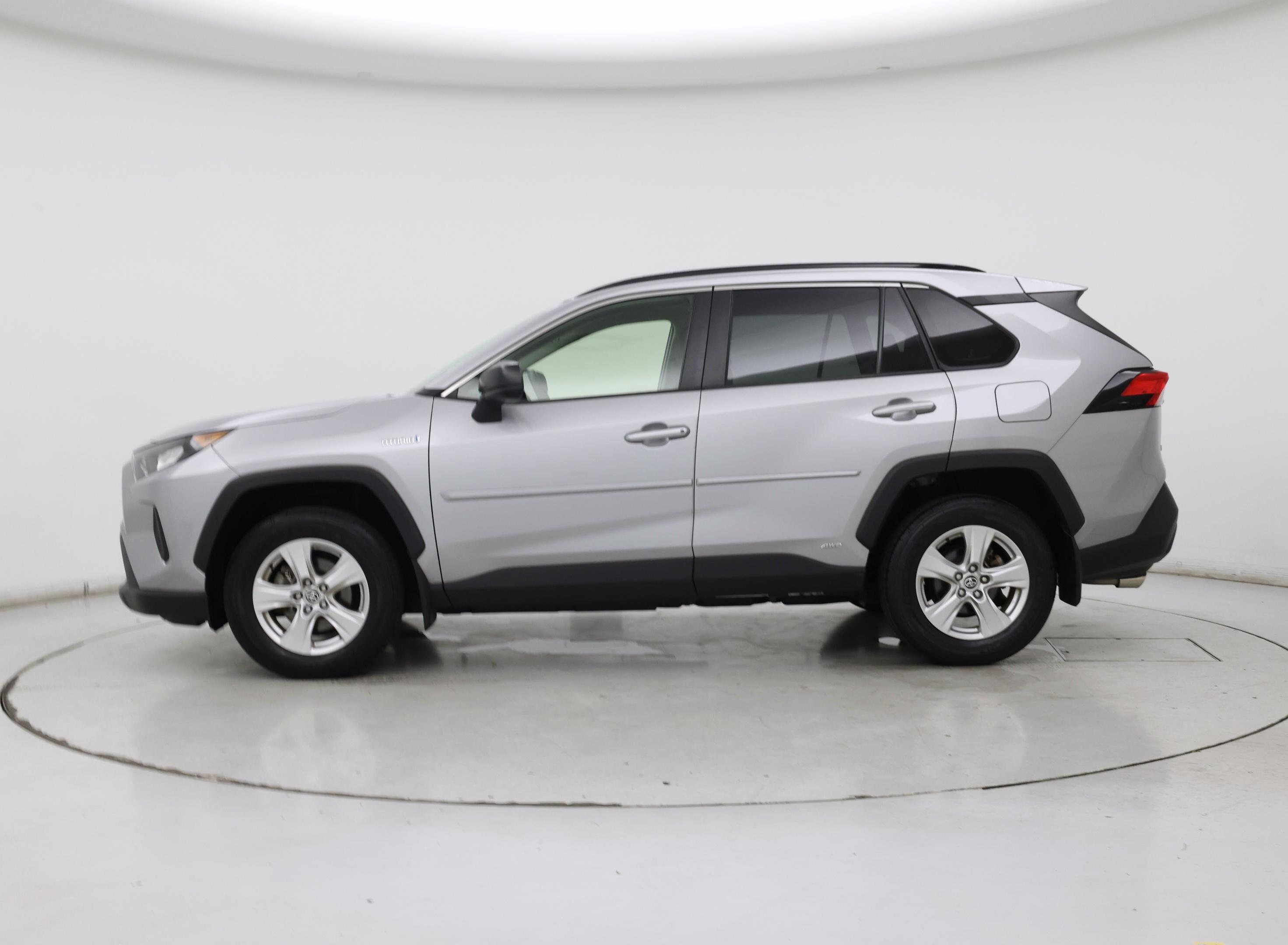 Thumbnail: 2021 Toyota RAV4 - 3