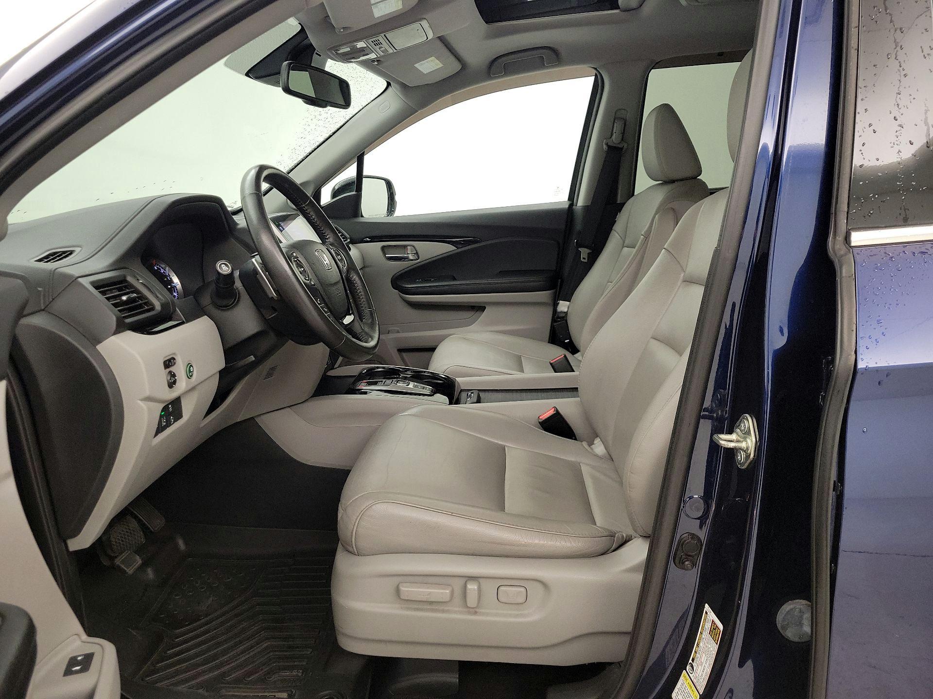 Thumbnail: 2016 Honda Pilot - 11