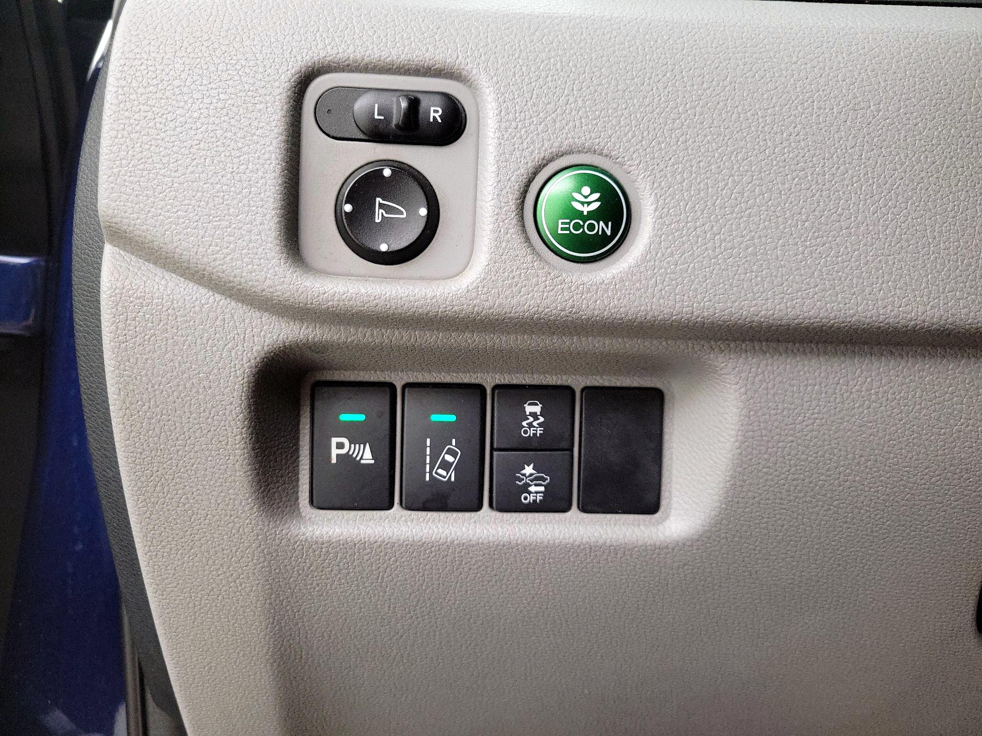 Thumbnail: 2016 Honda Pilot - 13
