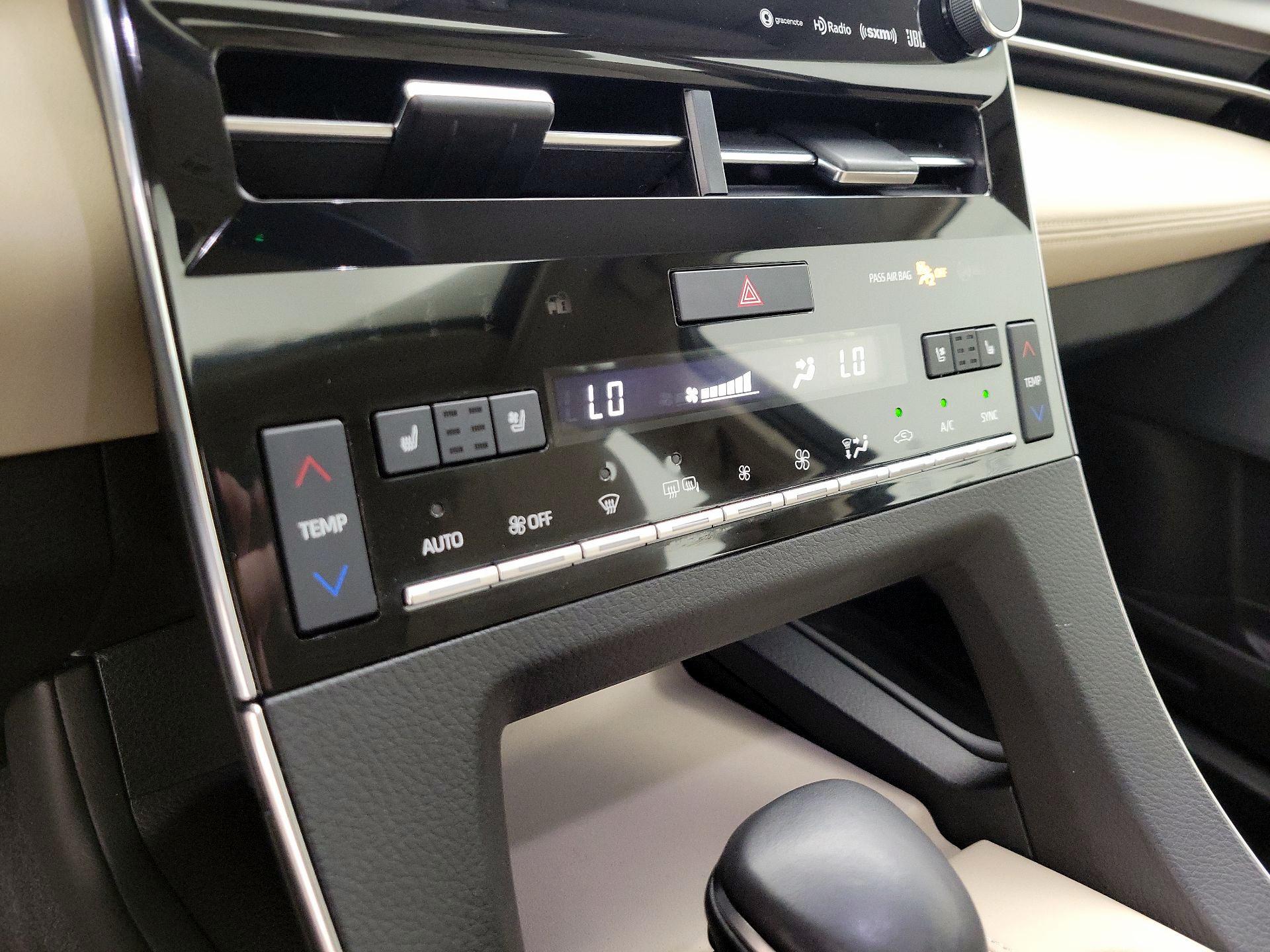 Thumbnail: 2020 Toyota Avalon - 17