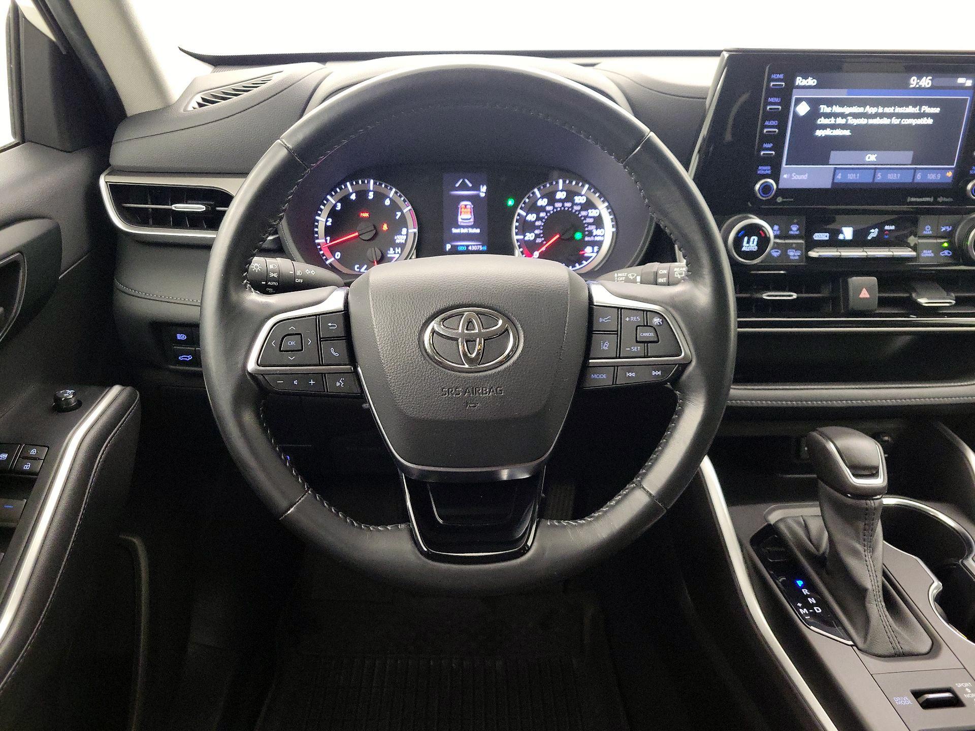 Thumbnail: 2021 Toyota Highlander - 10