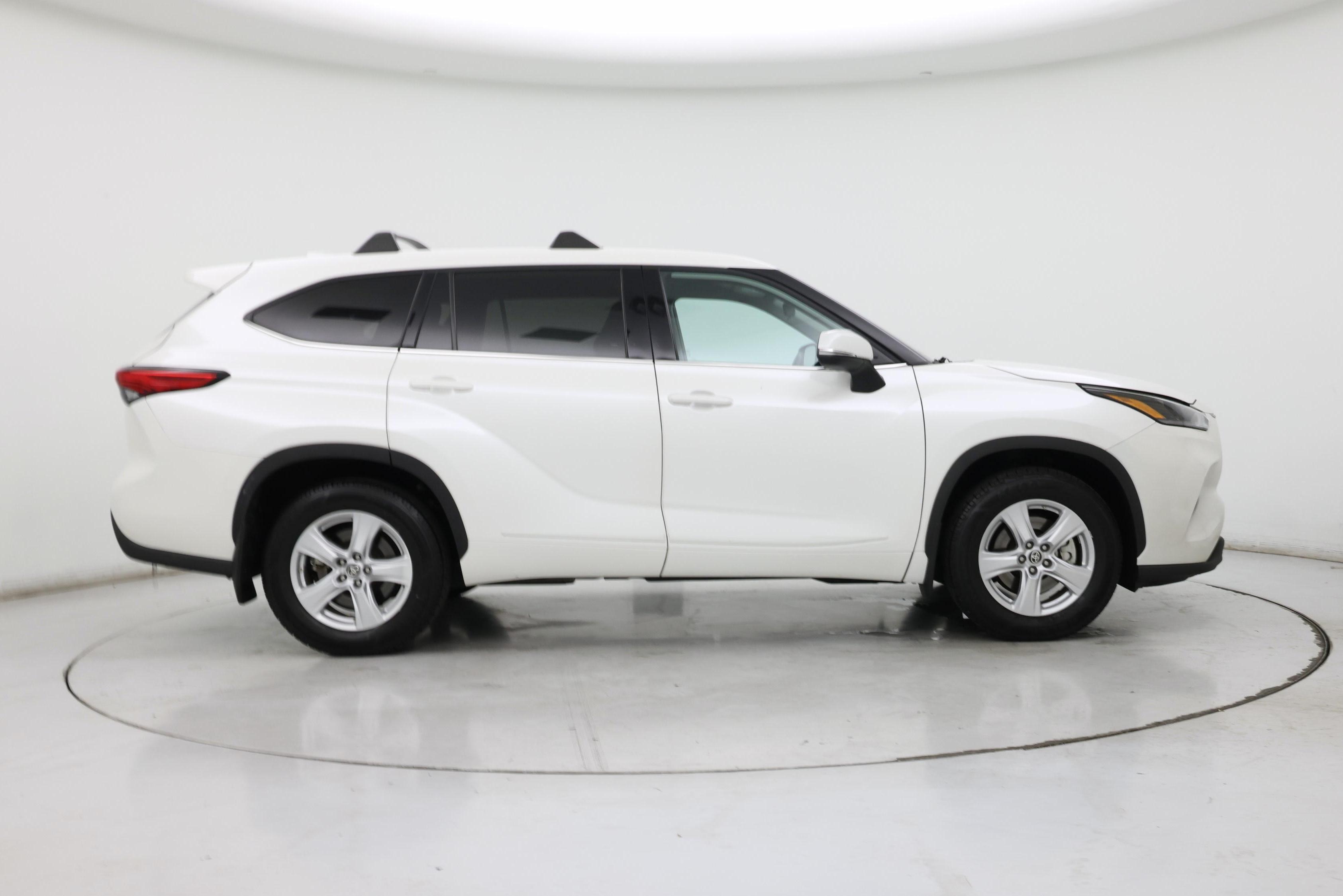Thumbnail: 2021 Toyota Highlander - 7