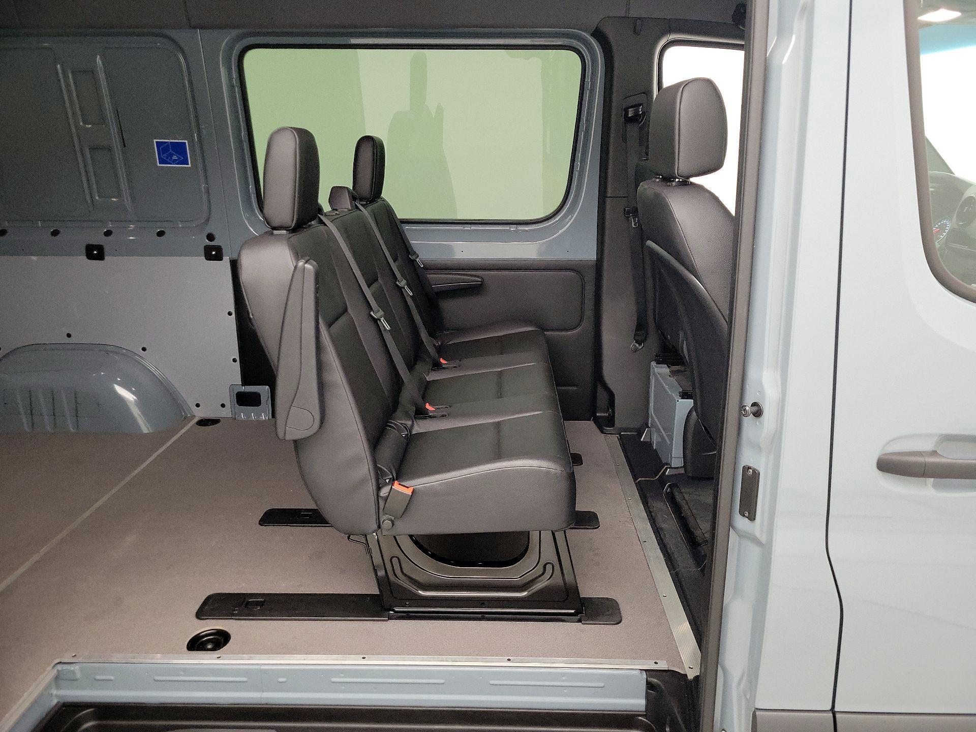 Thumbnail: 2023 Mercedes-Benz Sprinter - 19