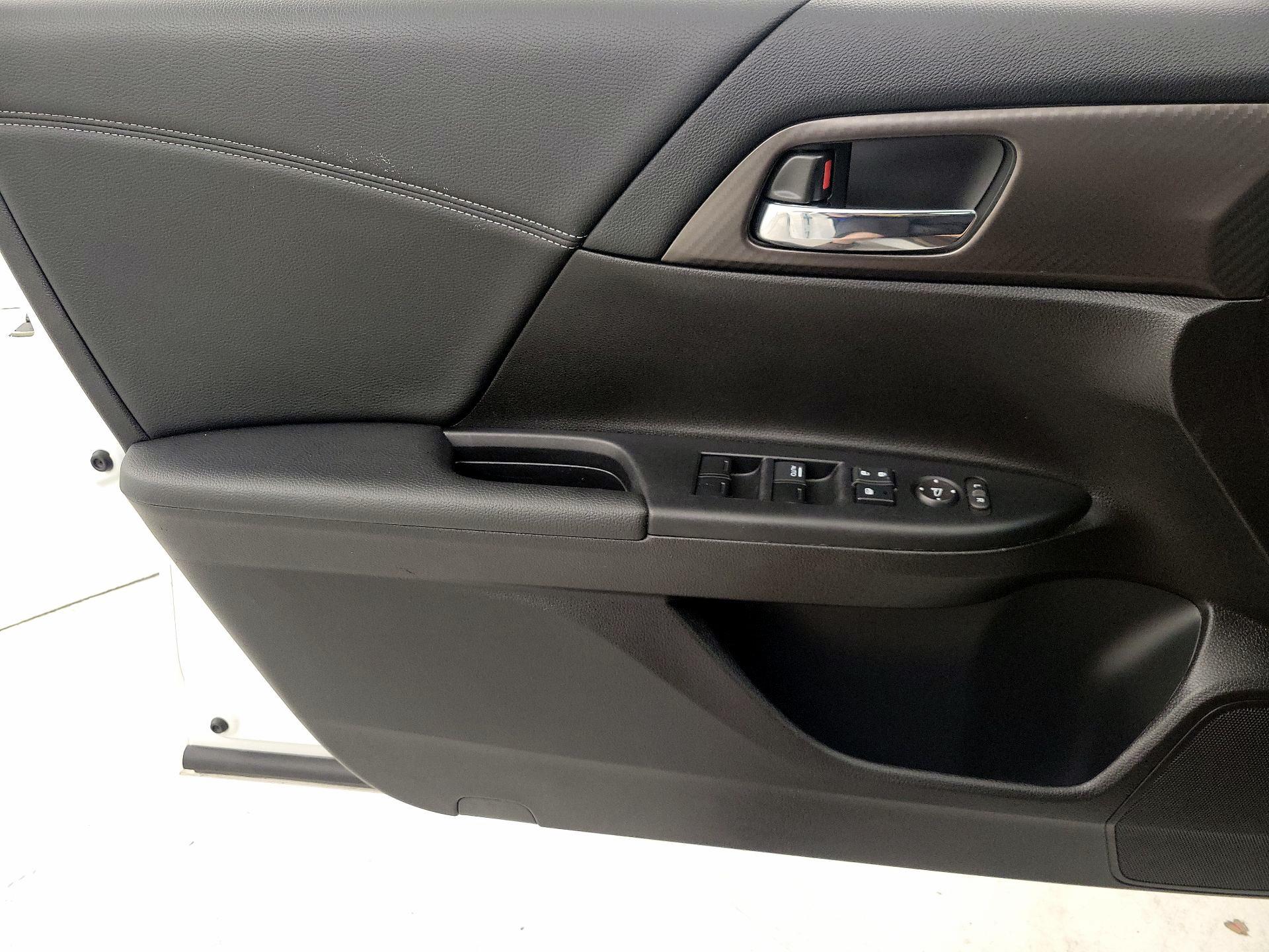 Thumbnail: 2016 Honda Accord - 12