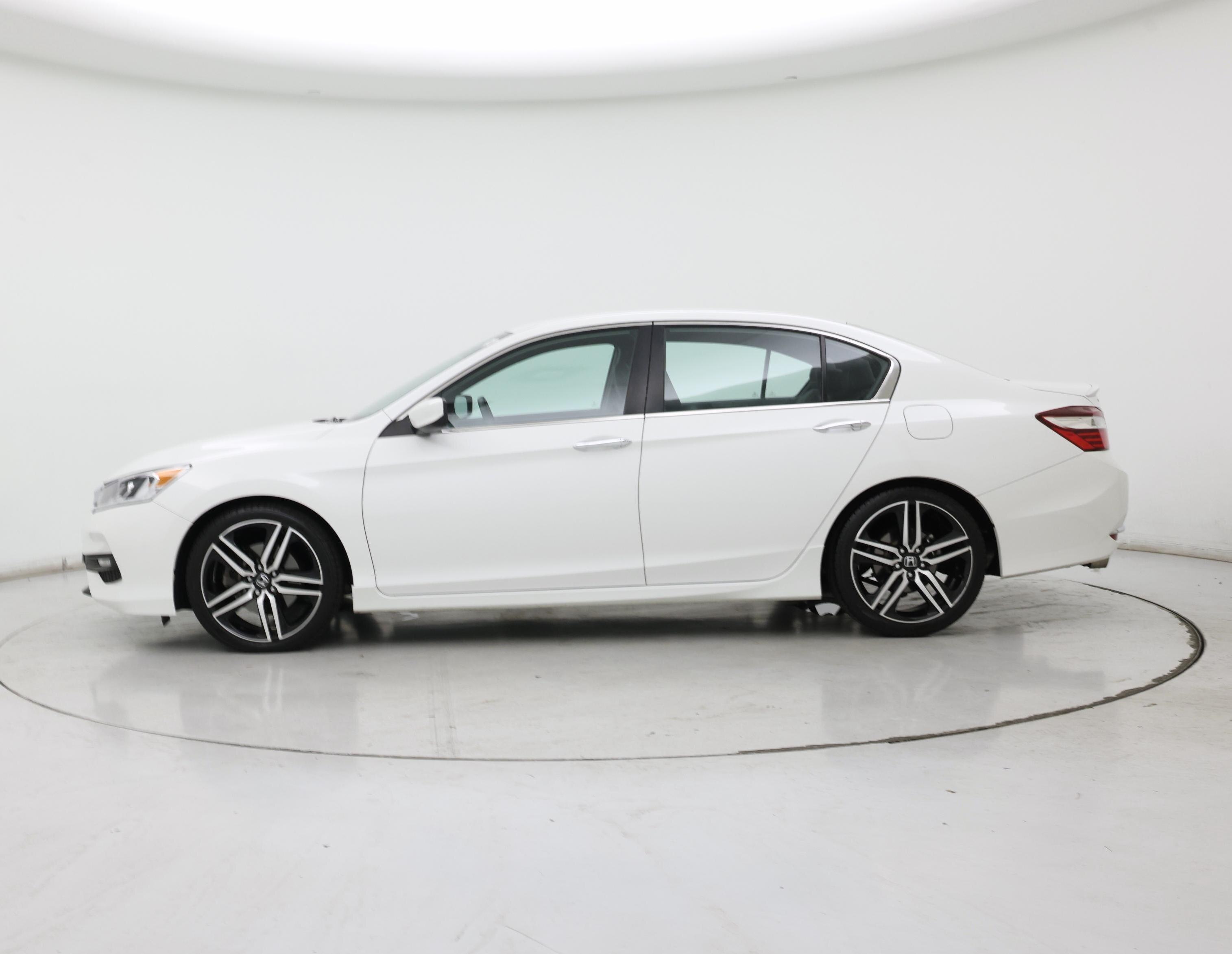 Thumbnail: 2016 Honda Accord - 3