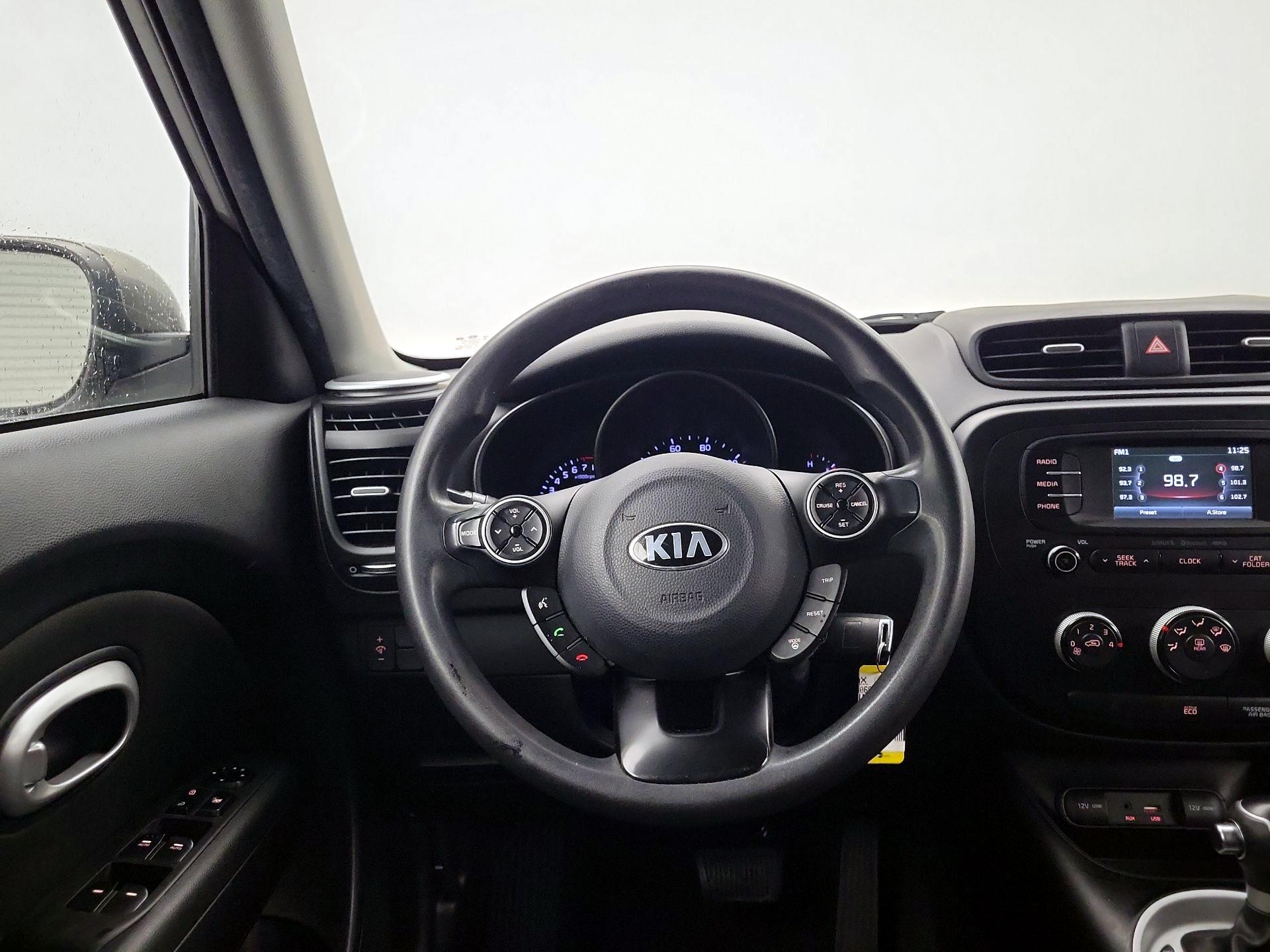 Thumbnail: 2016 Kia Soul - 10