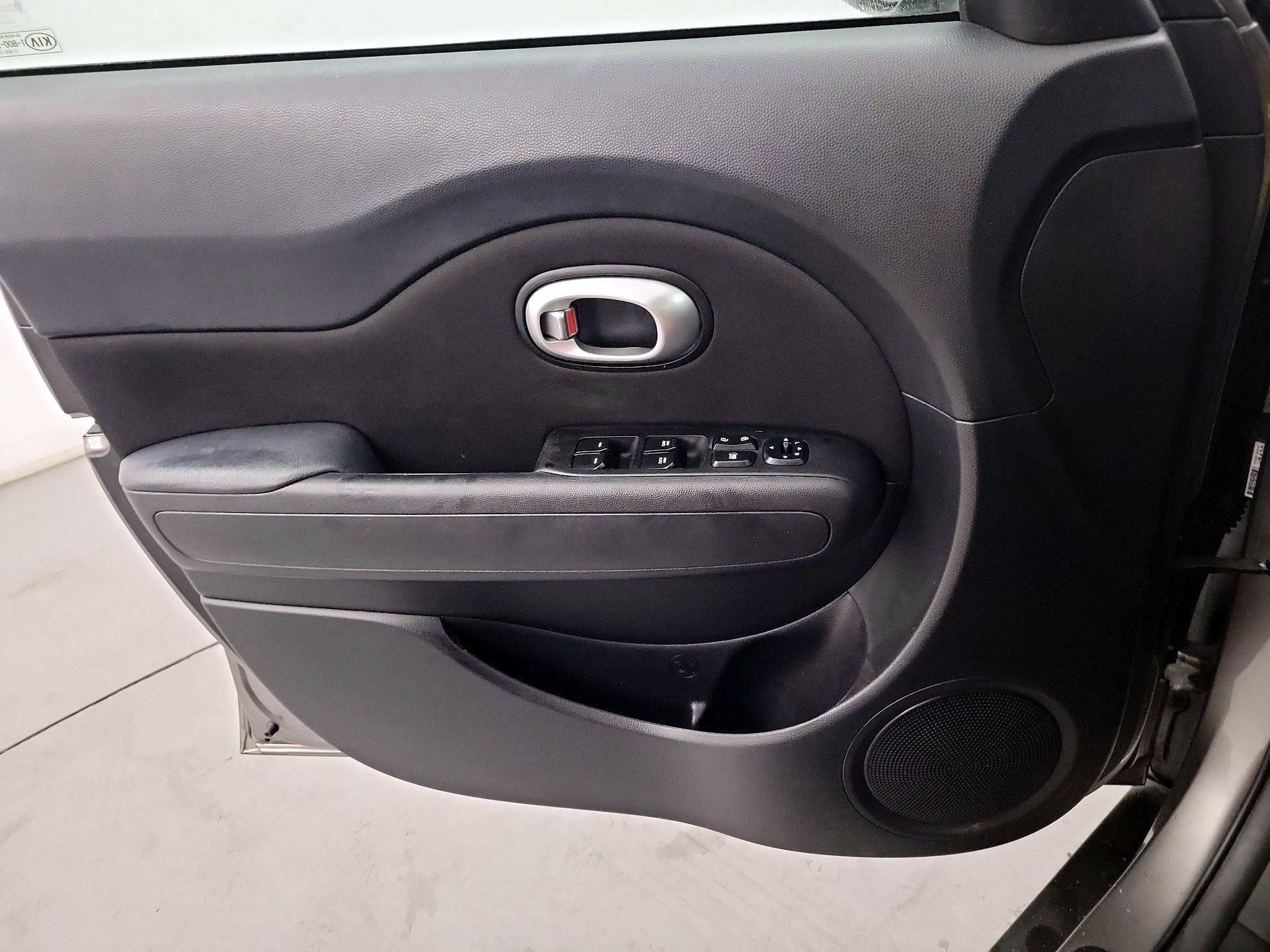 Thumbnail: 2016 Kia Soul - 12