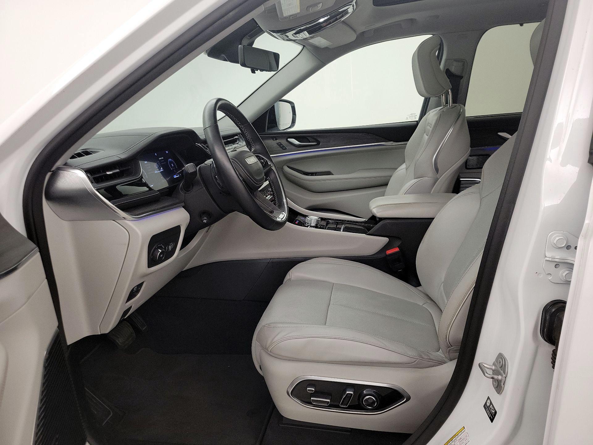 Thumbnail: 2022 Jeep Grand Cherokee - 11