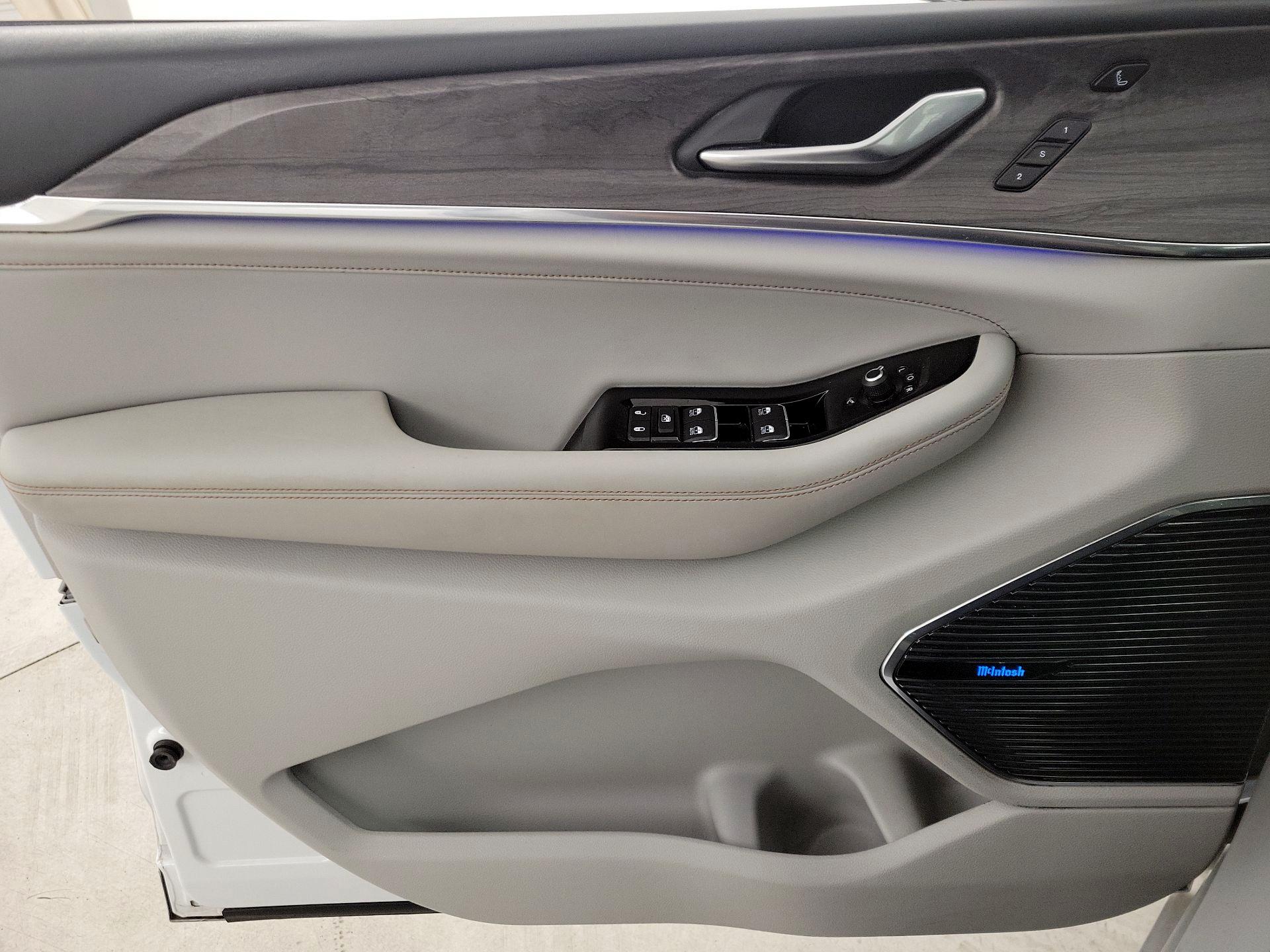 Thumbnail: 2022 Jeep Grand Cherokee - 12