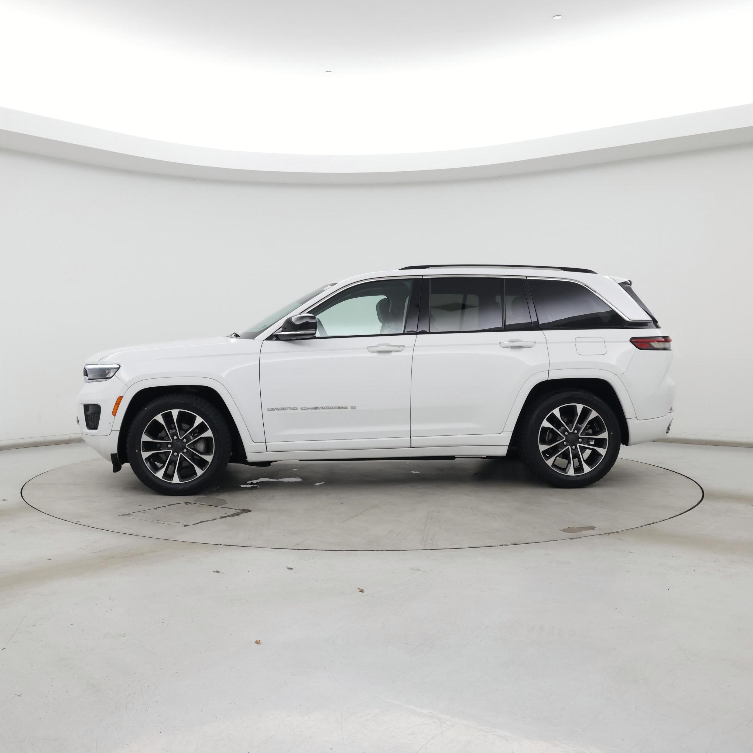 Thumbnail: 2022 Jeep Grand Cherokee - 3