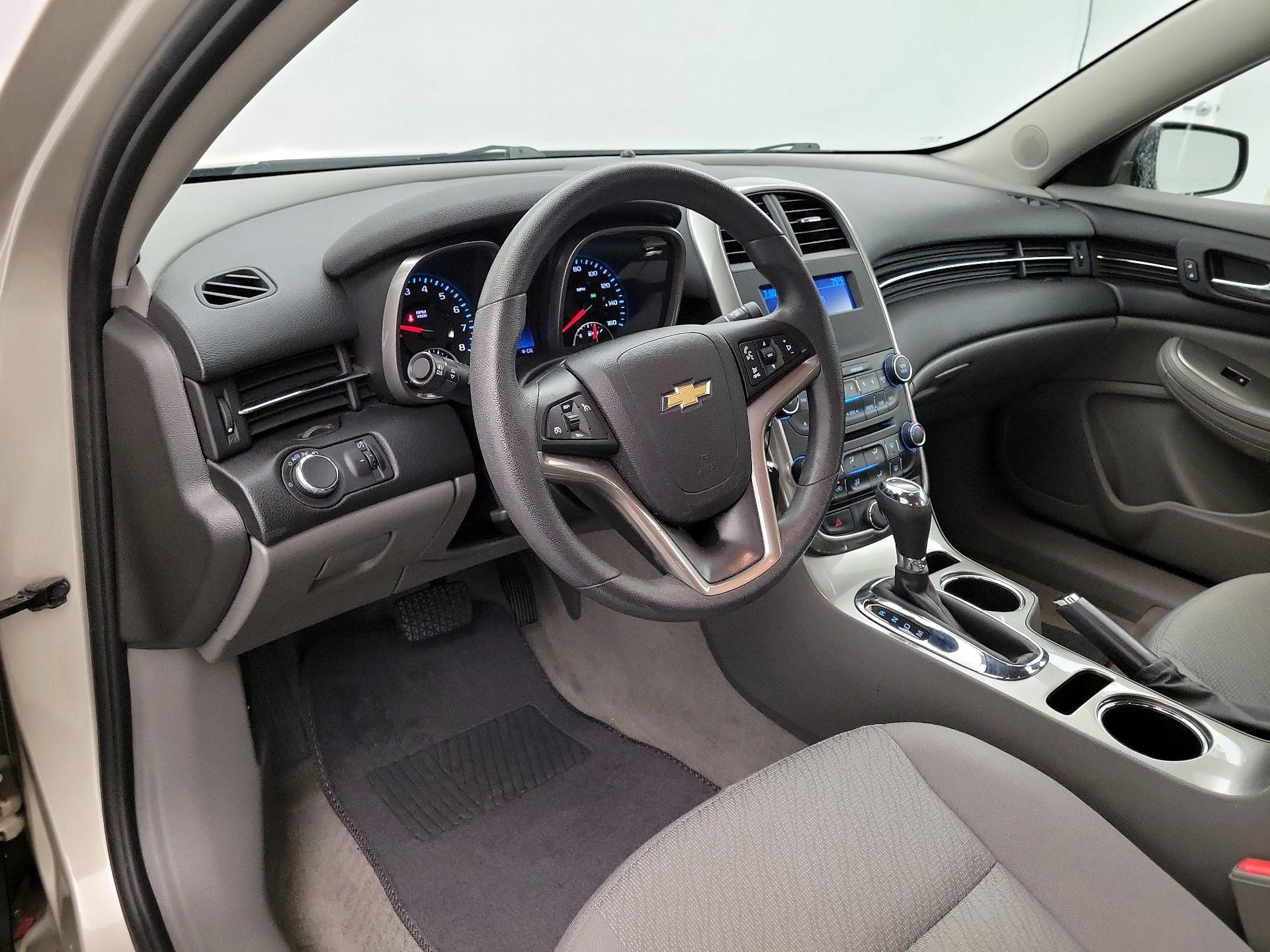 Thumbnail: 2014 Chevrolet Malibu - 9