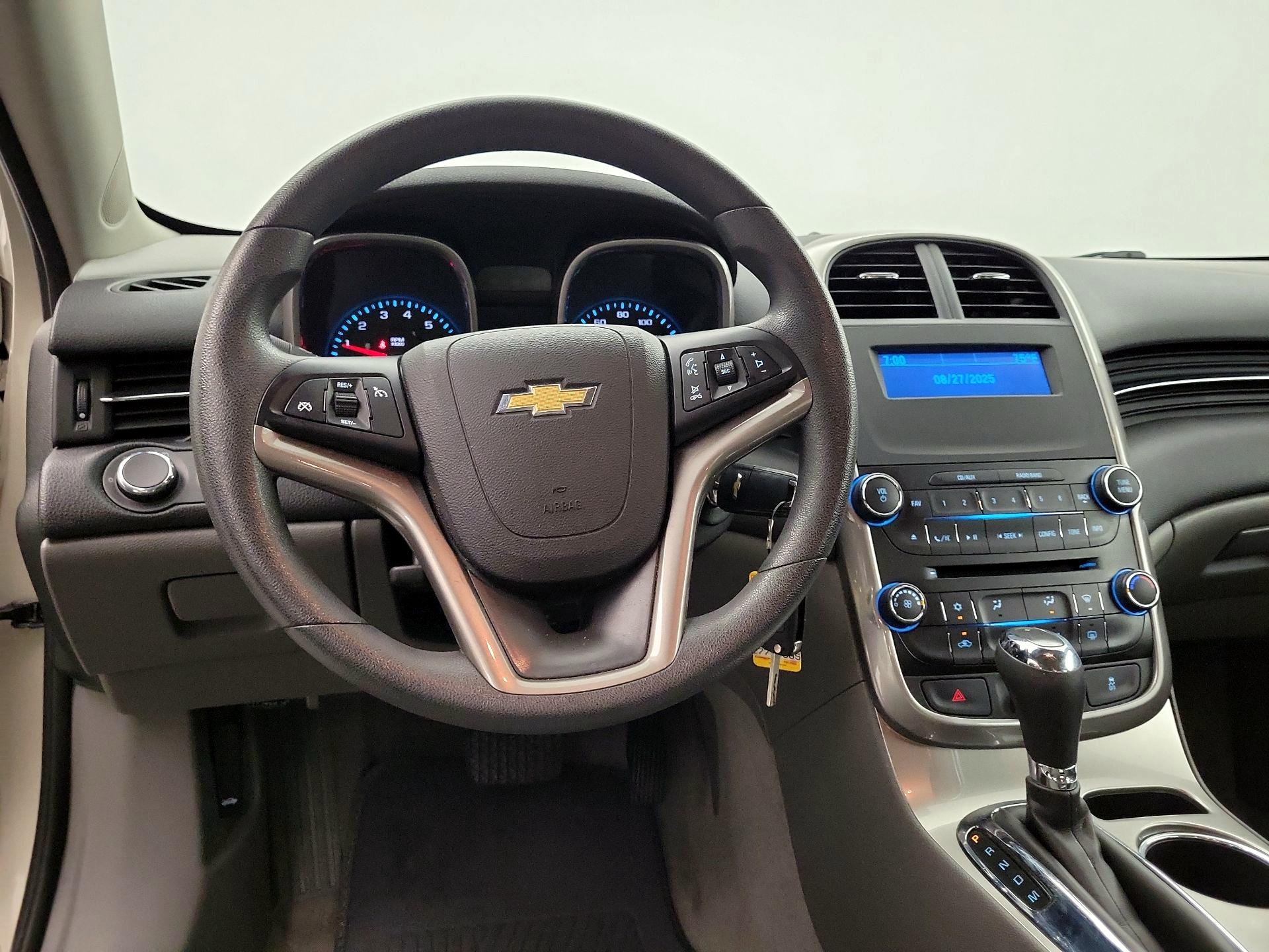 Thumbnail: 2014 Chevrolet Malibu - 10