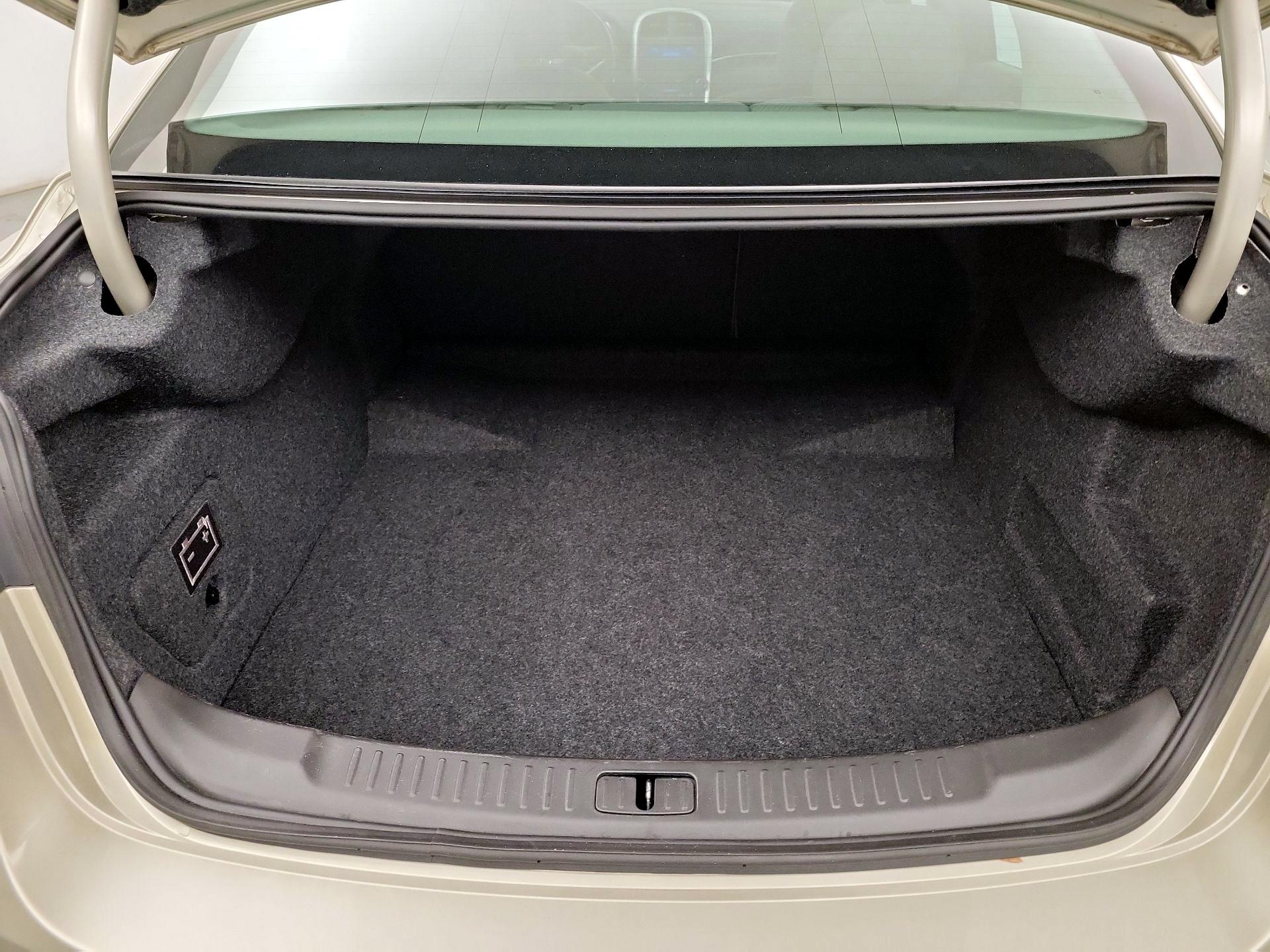 Thumbnail: 2014 Chevrolet Malibu - 19