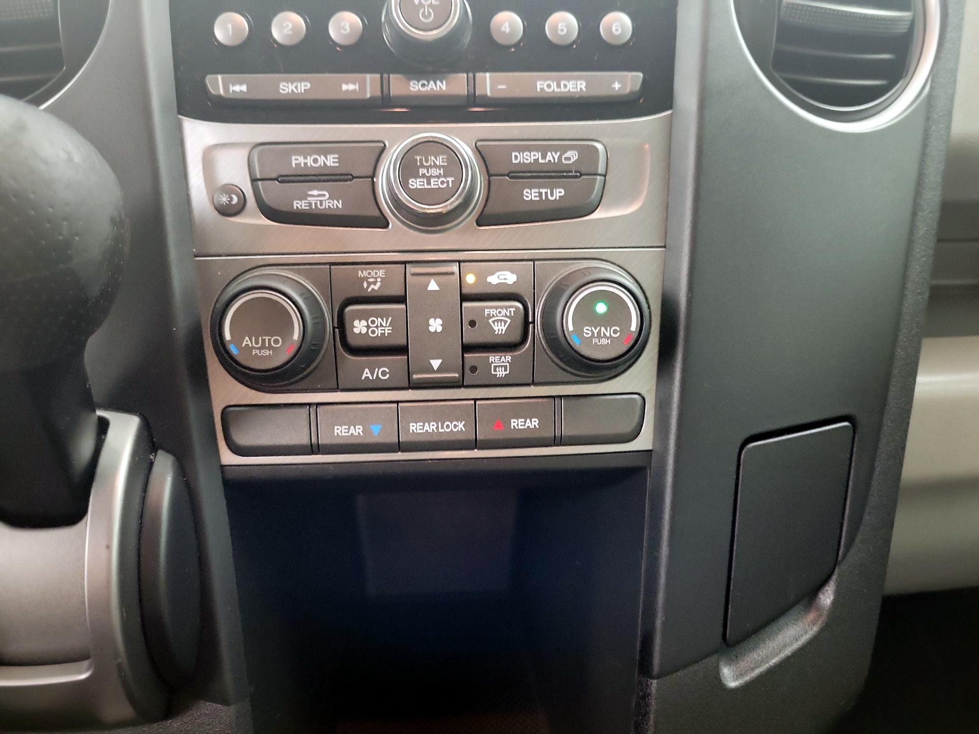 Thumbnail: 2015 Honda Pilot - 16
