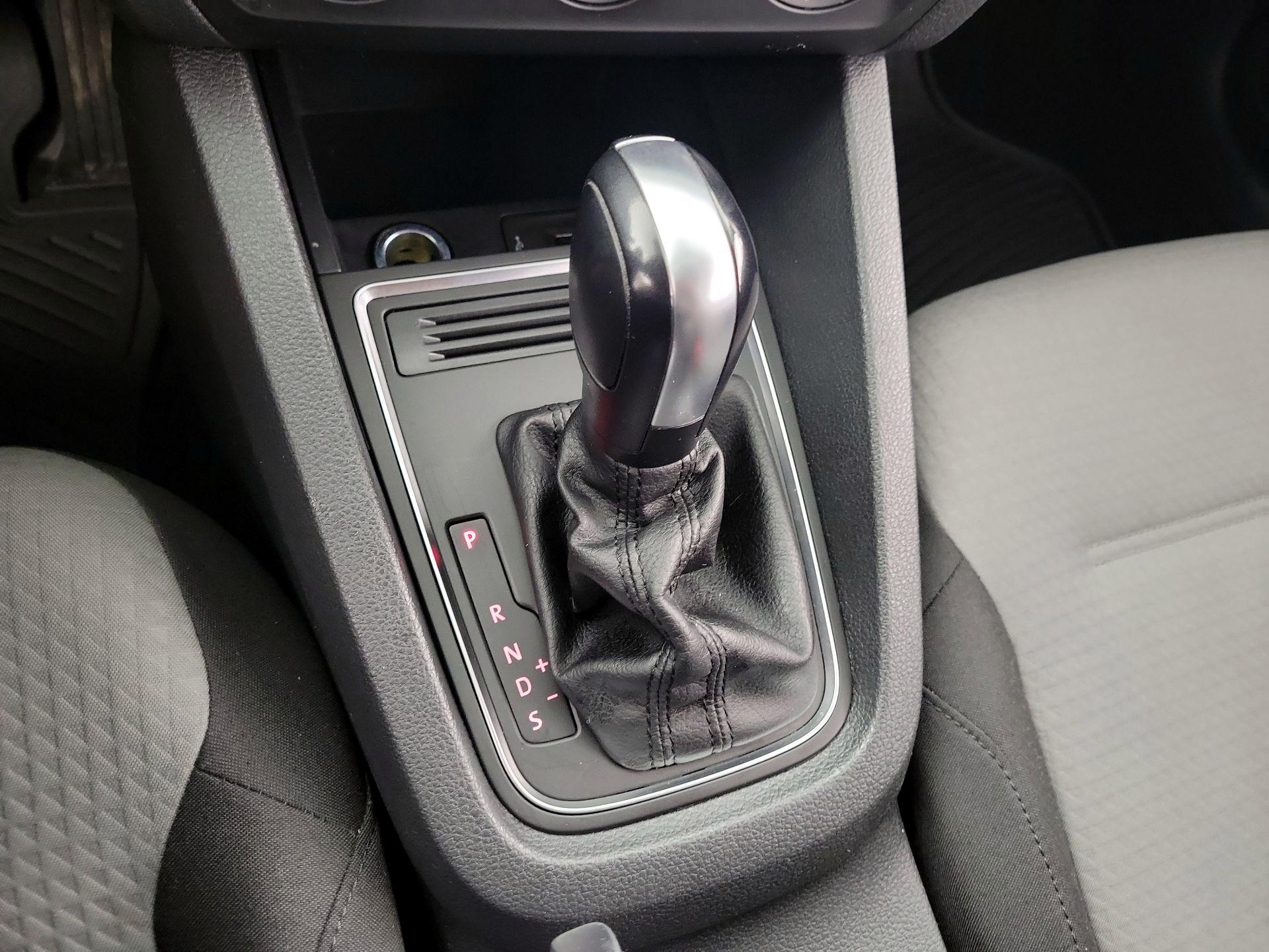 Thumbnail: 2018 Volkswagen Jetta - 17