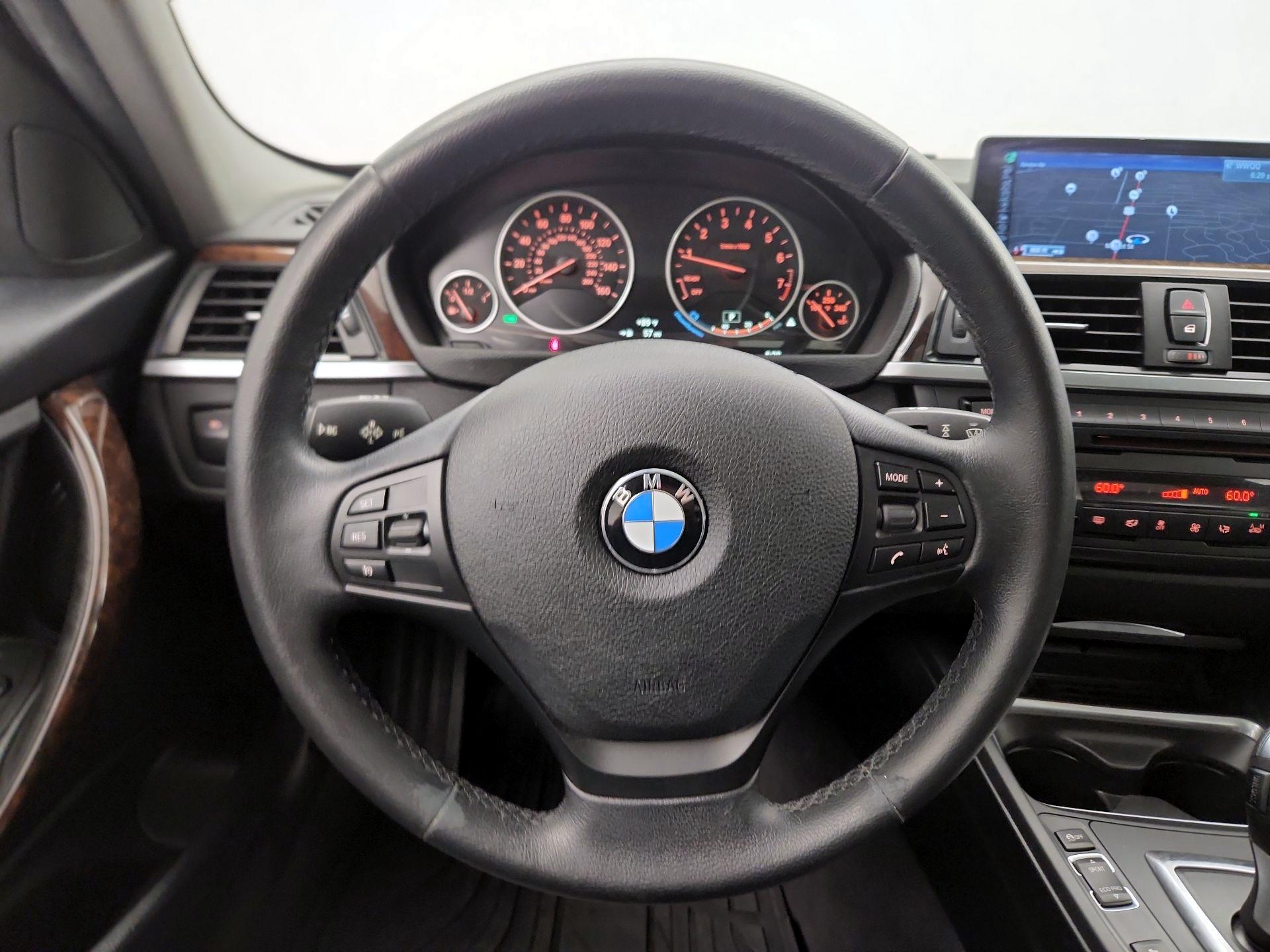Thumbnail: 2015 BMW 3 Series - 10