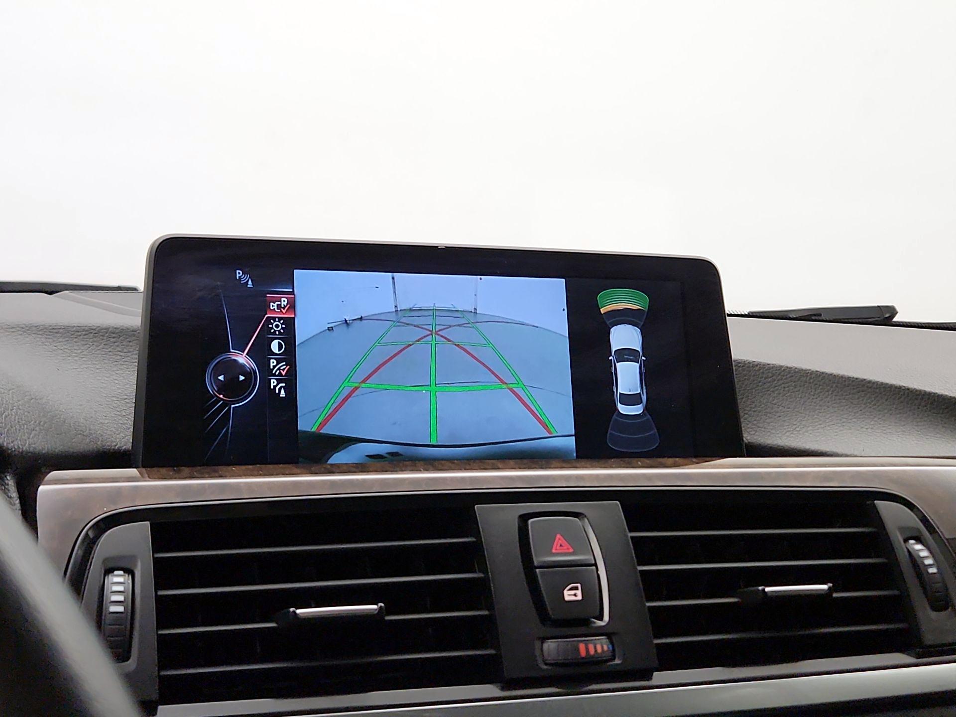 Thumbnail: 2015 BMW 3 Series - 15