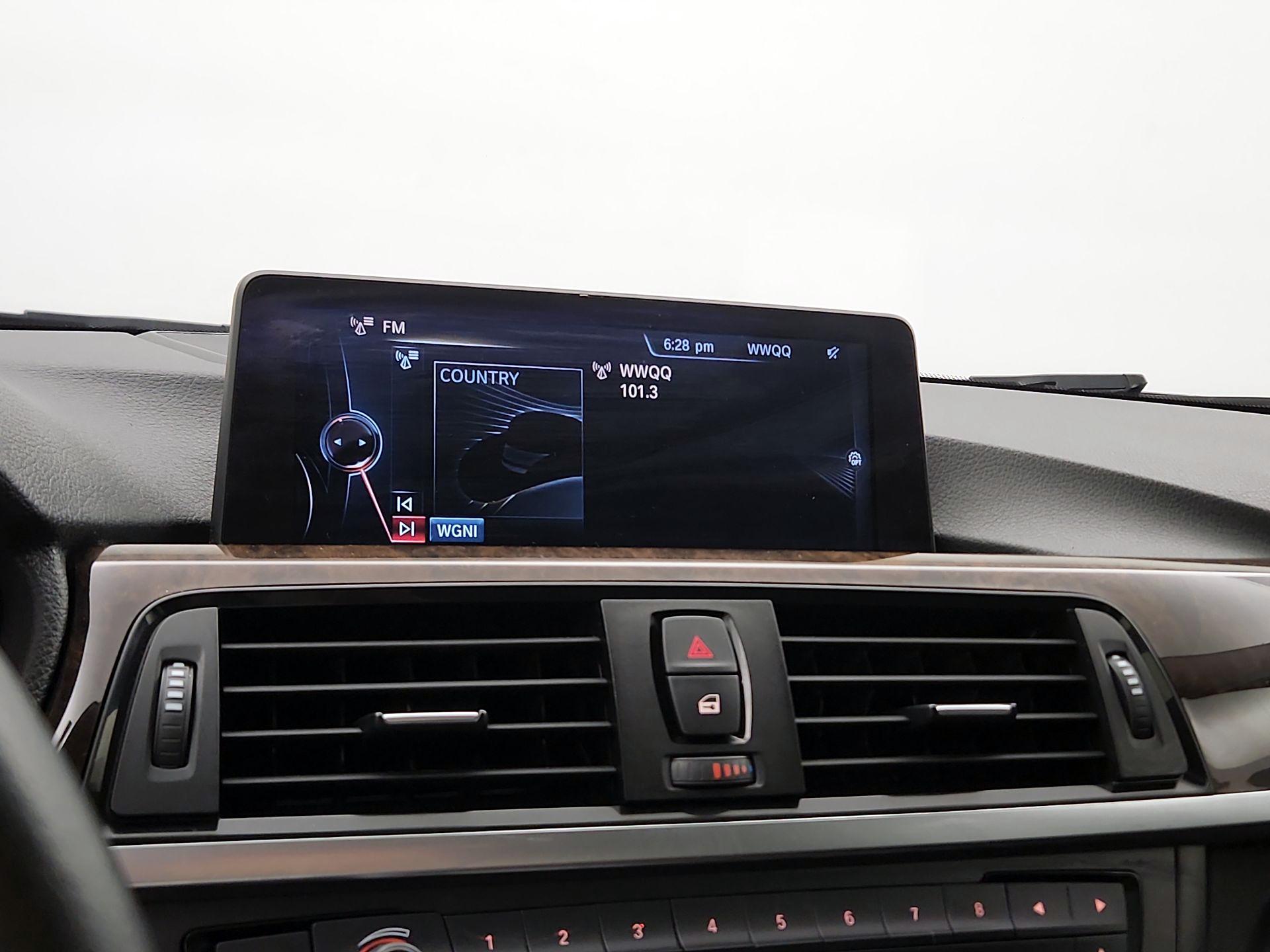 Thumbnail: 2015 BMW 3 Series - 16