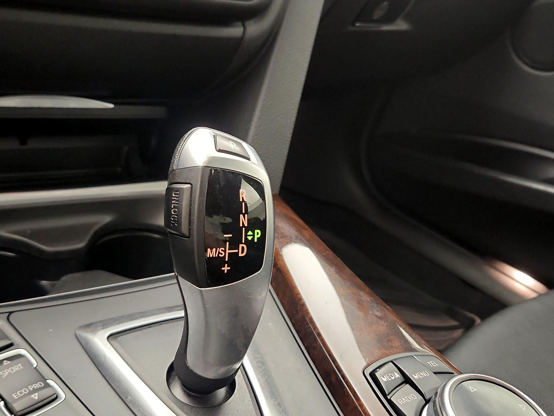 Thumbnail: 2015 BMW 3 Series - 18
