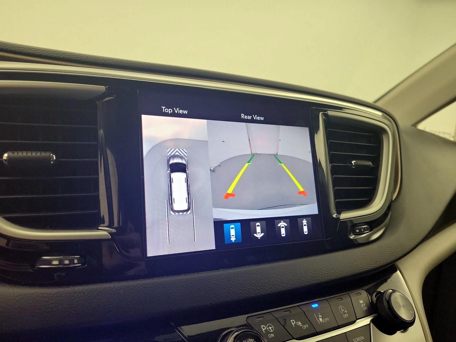 Thumbnail: 2018 Chrysler Pacifica - 14