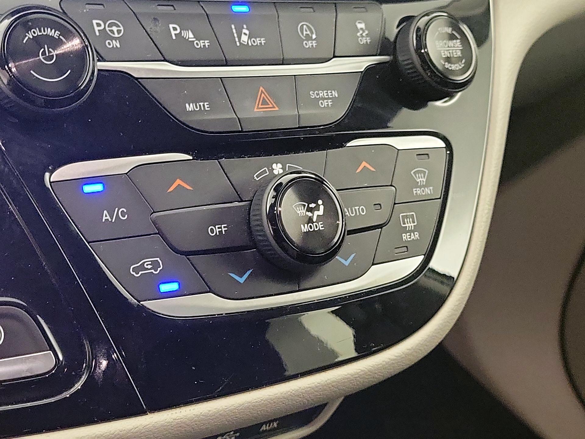 Thumbnail: 2018 Chrysler Pacifica - 16