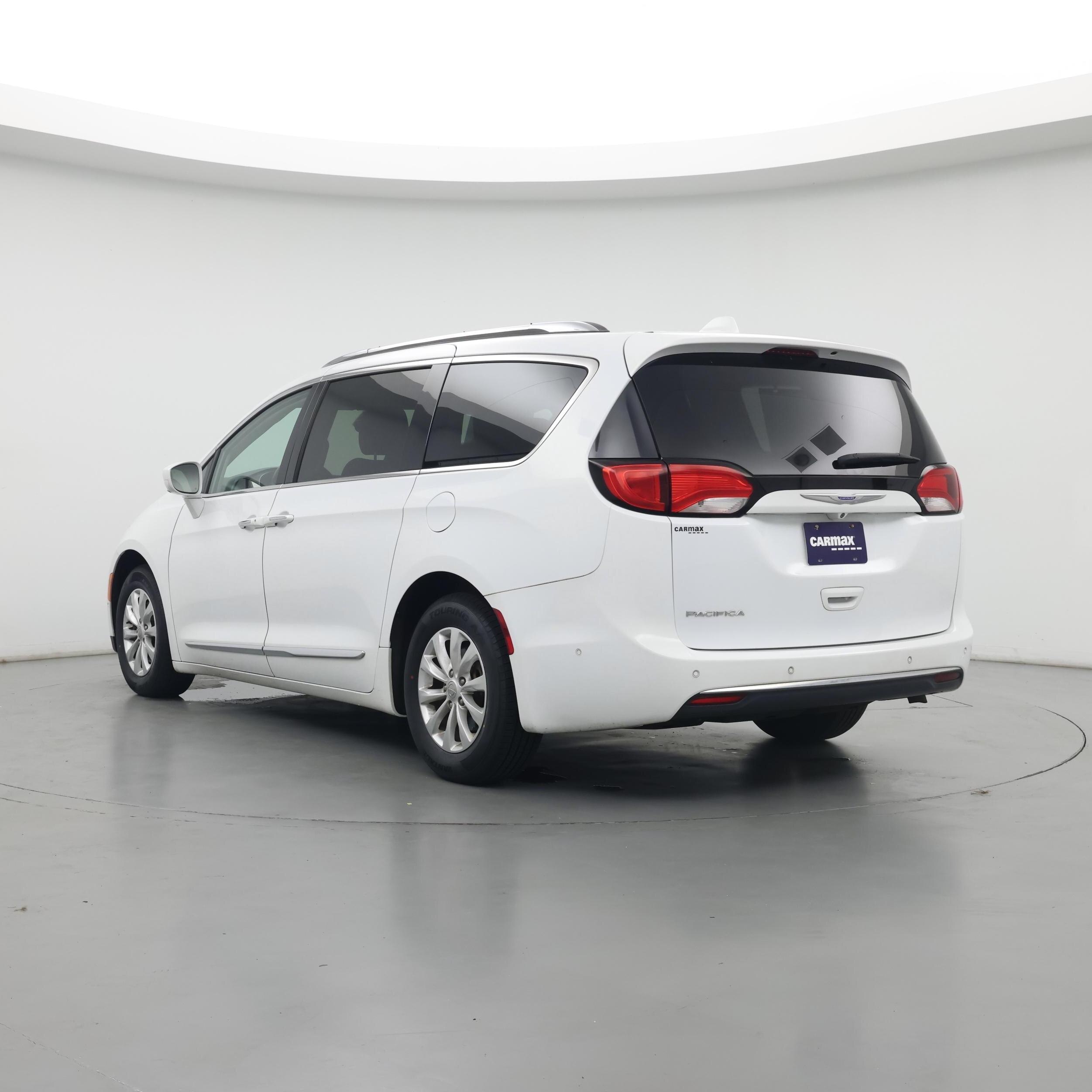 Thumbnail: 2018 Chrysler Pacifica - 2