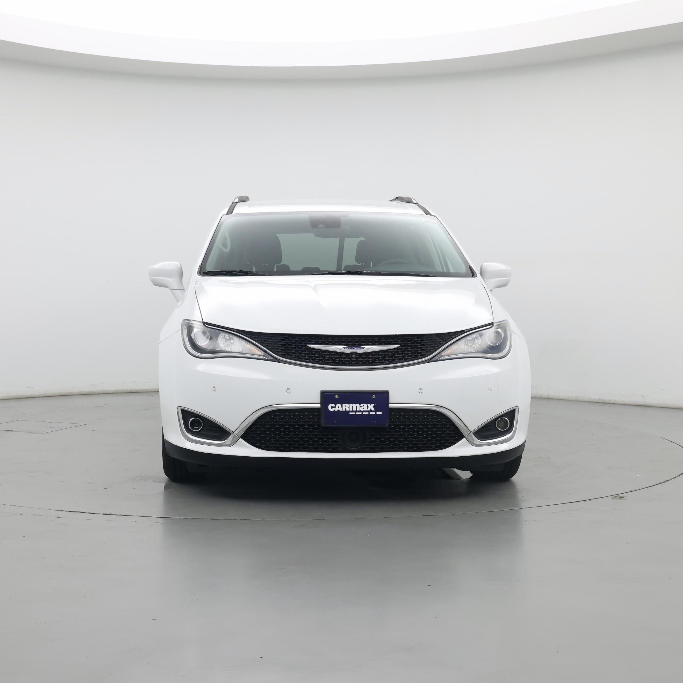 Thumbnail: 2018 Chrysler Pacifica - 5