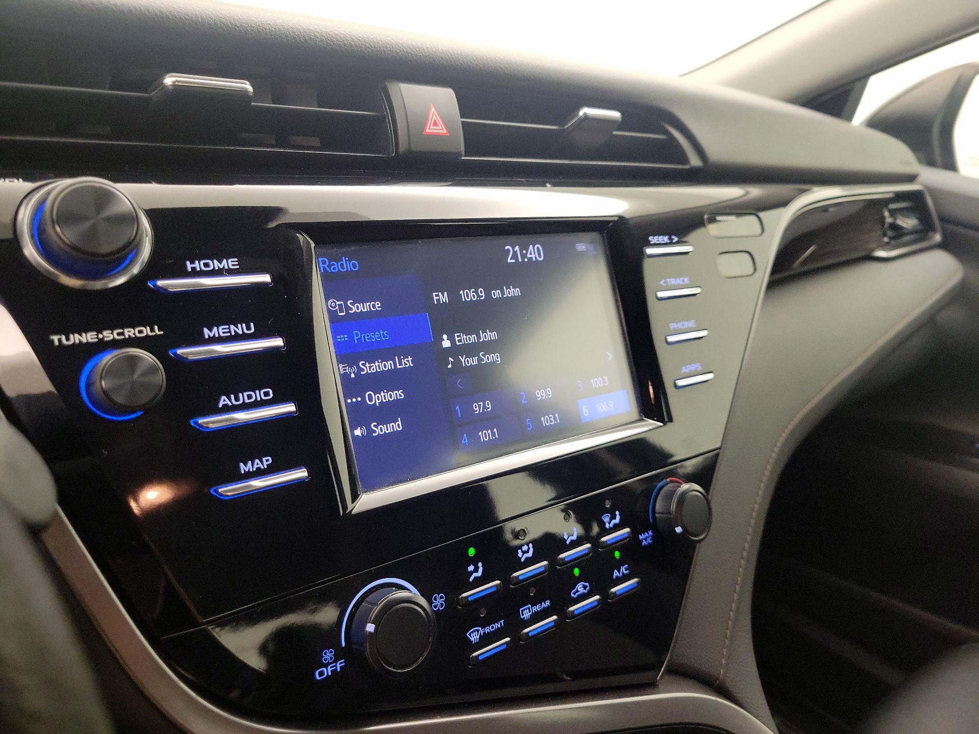 Thumbnail: 2019 Toyota Camry - 15