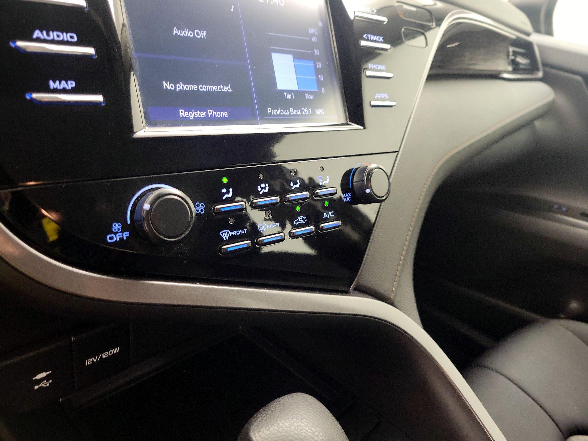 Thumbnail: 2019 Toyota Camry - 16