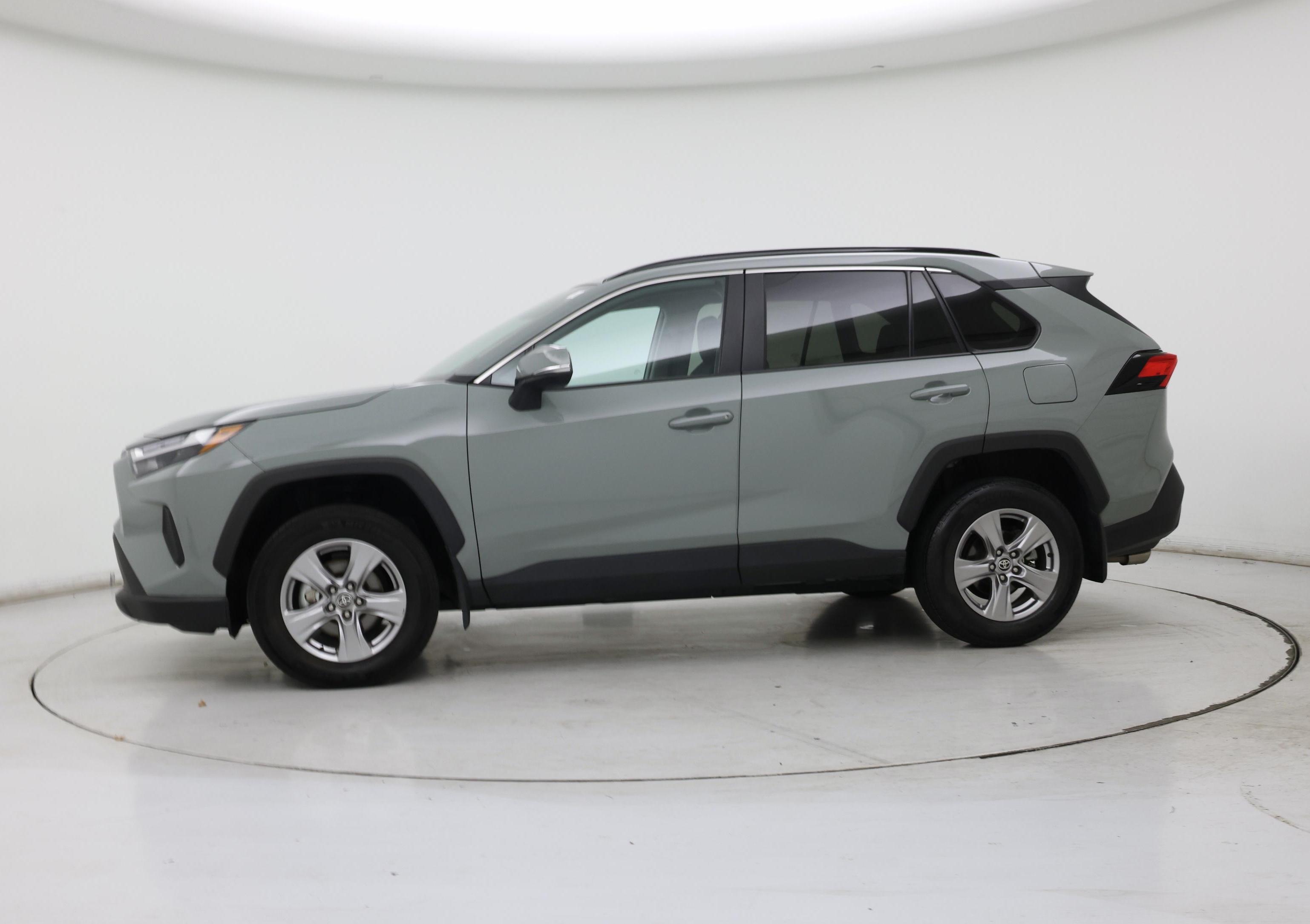 Thumbnail: 2022 Toyota RAV4 - 3