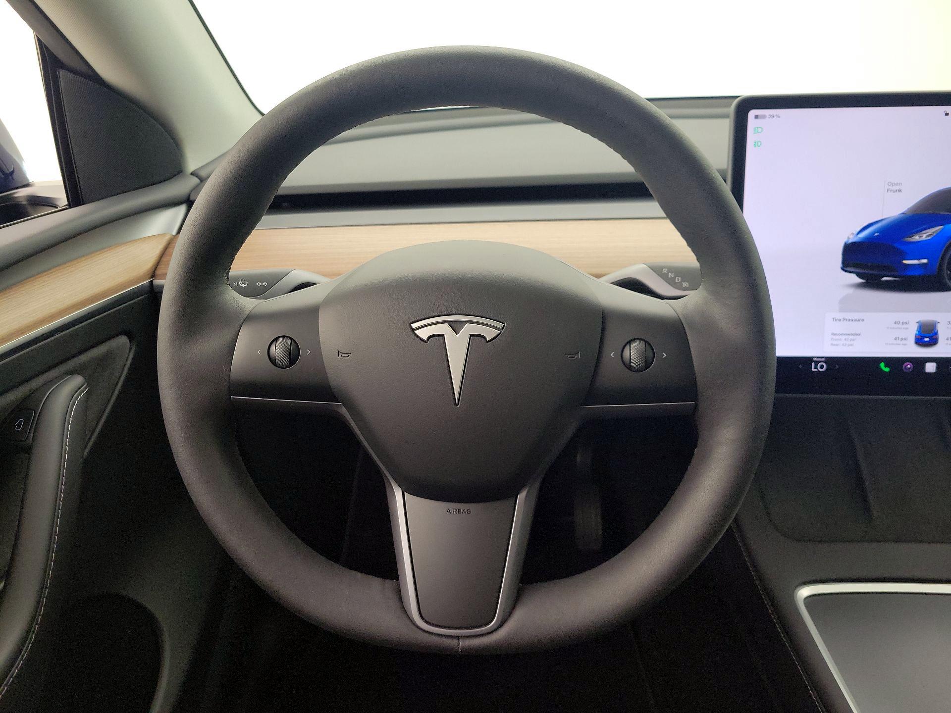 Thumbnail: 2023 Tesla Model Y - 10