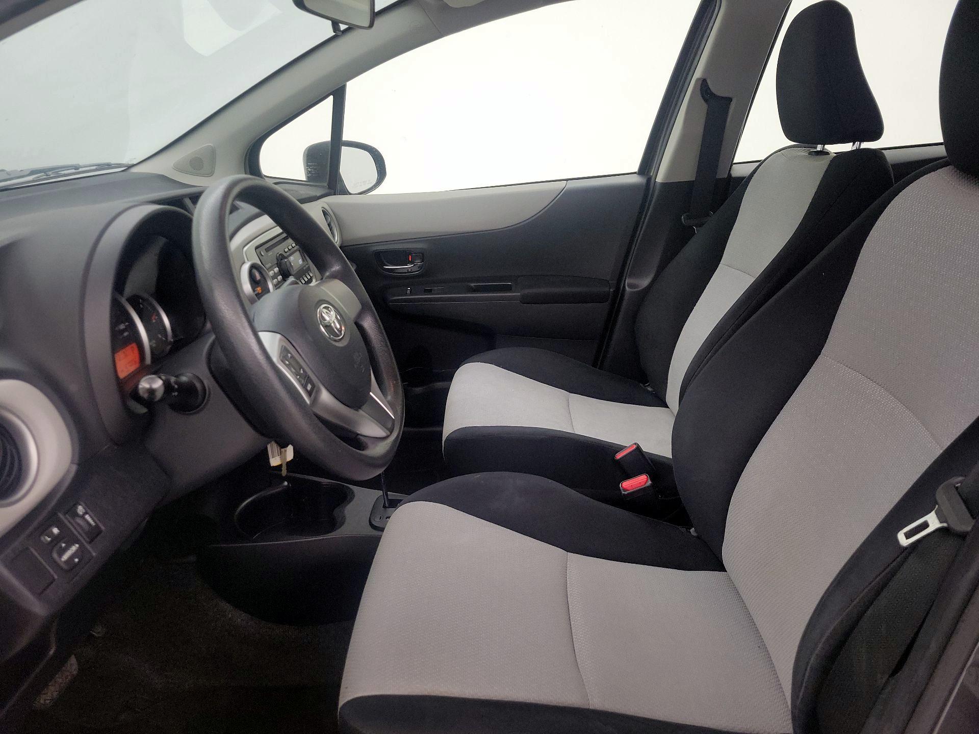 Thumbnail: 2014 Toyota Yaris - 11