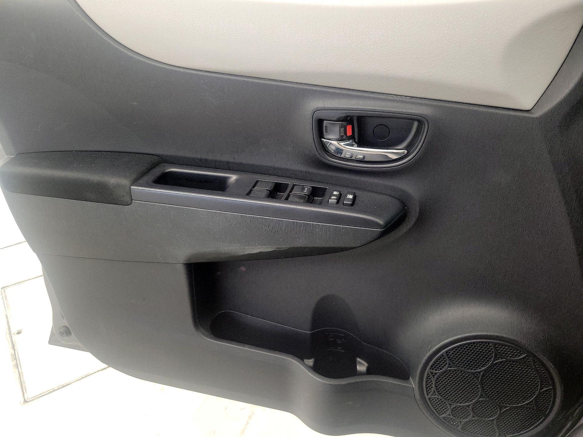 Thumbnail: 2014 Toyota Yaris - 12