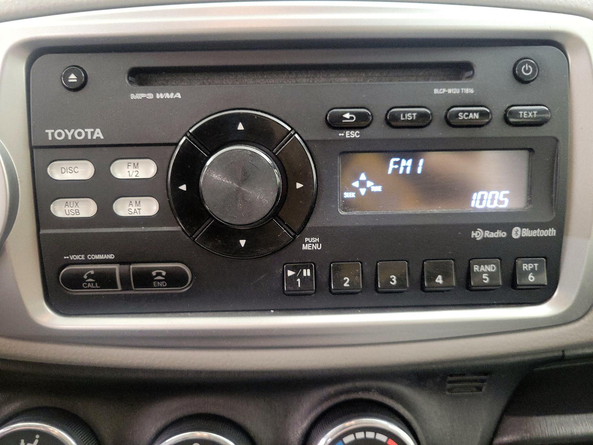 Thumbnail: 2014 Toyota Yaris - 14