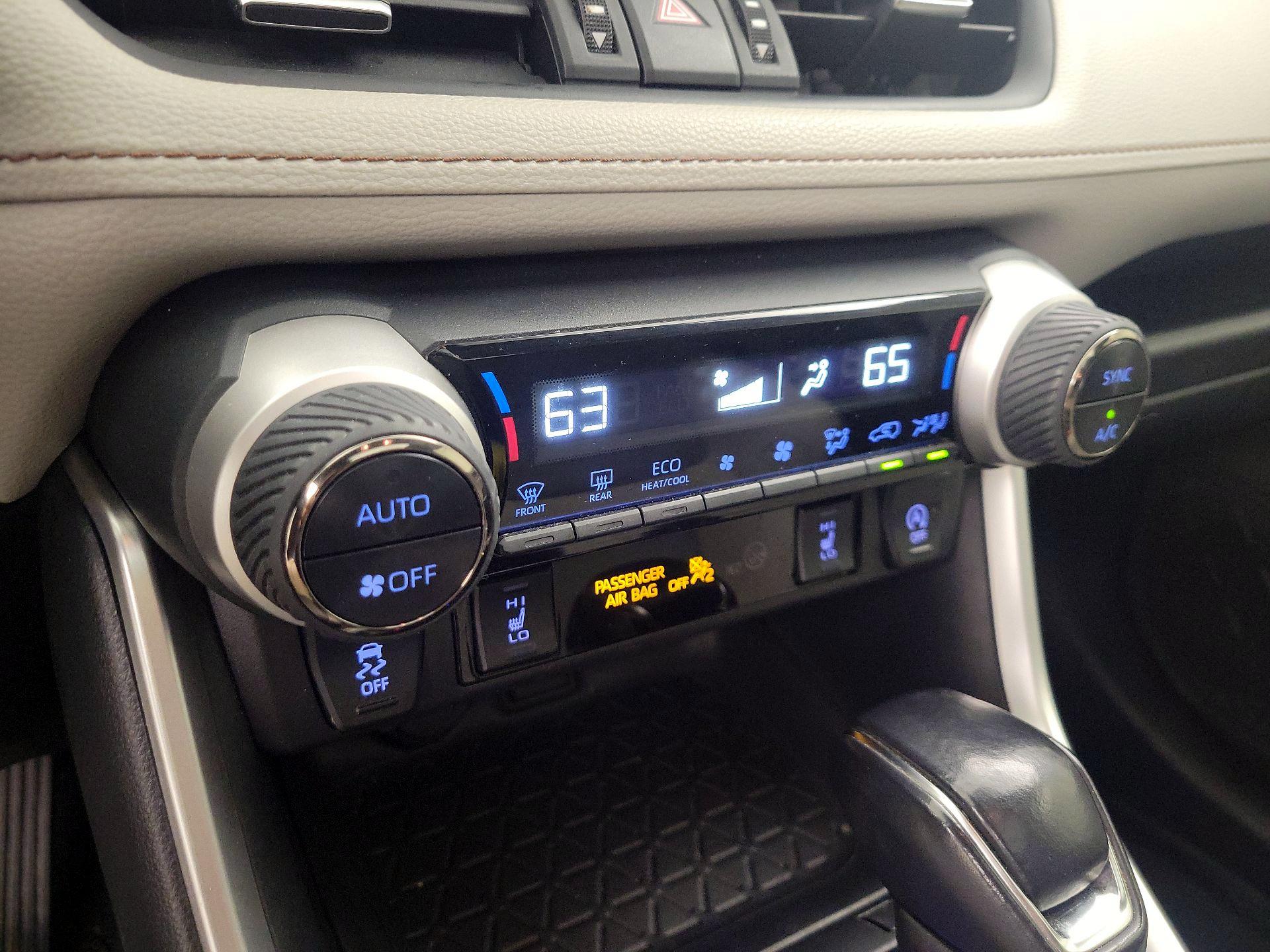 Thumbnail: 2021 Toyota RAV4 - 16