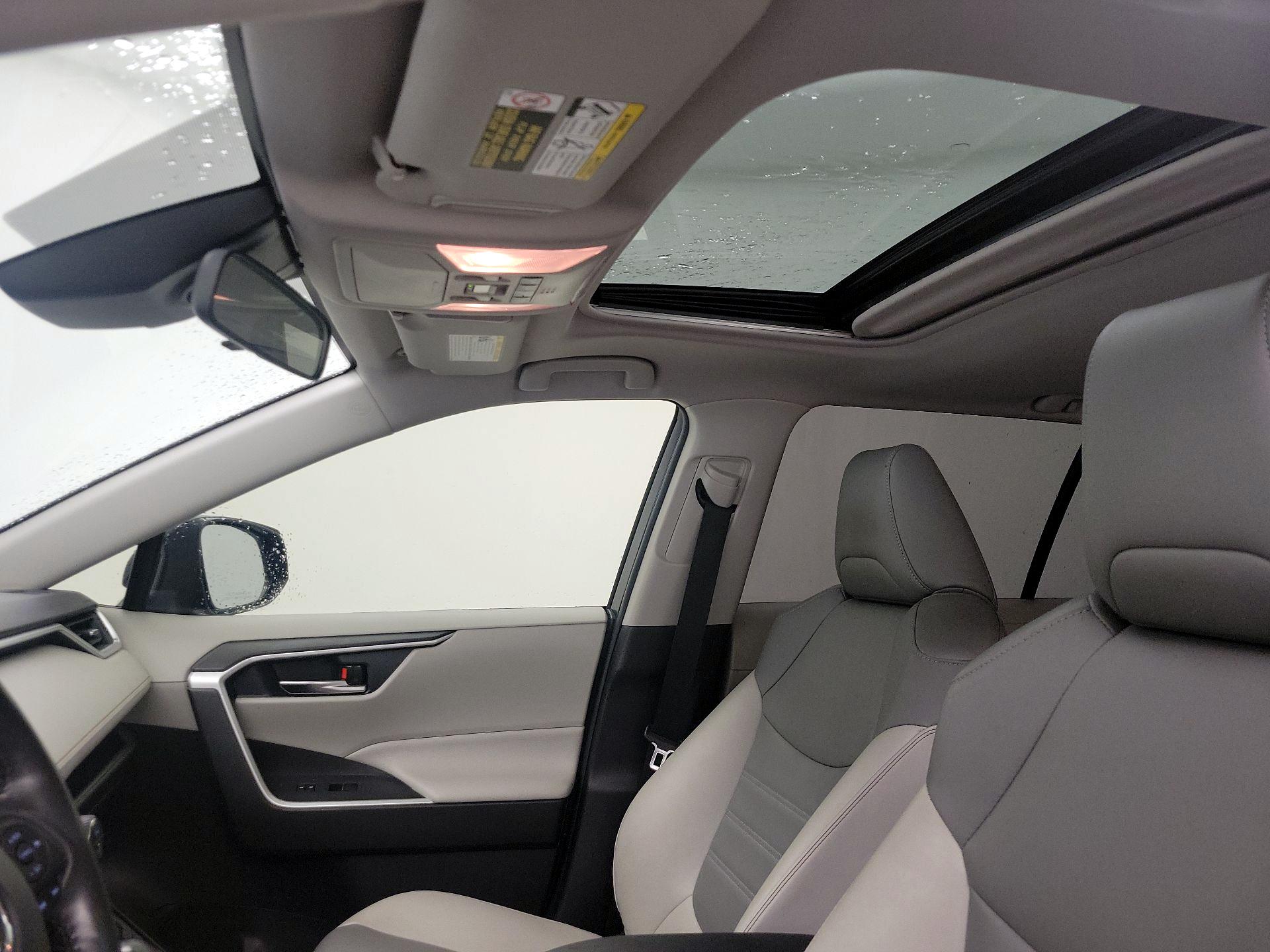 Thumbnail: 2021 Toyota RAV4 - 19
