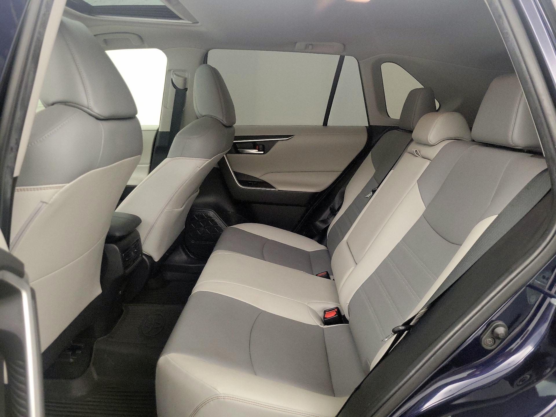 Thumbnail: 2021 Toyota RAV4 - 20