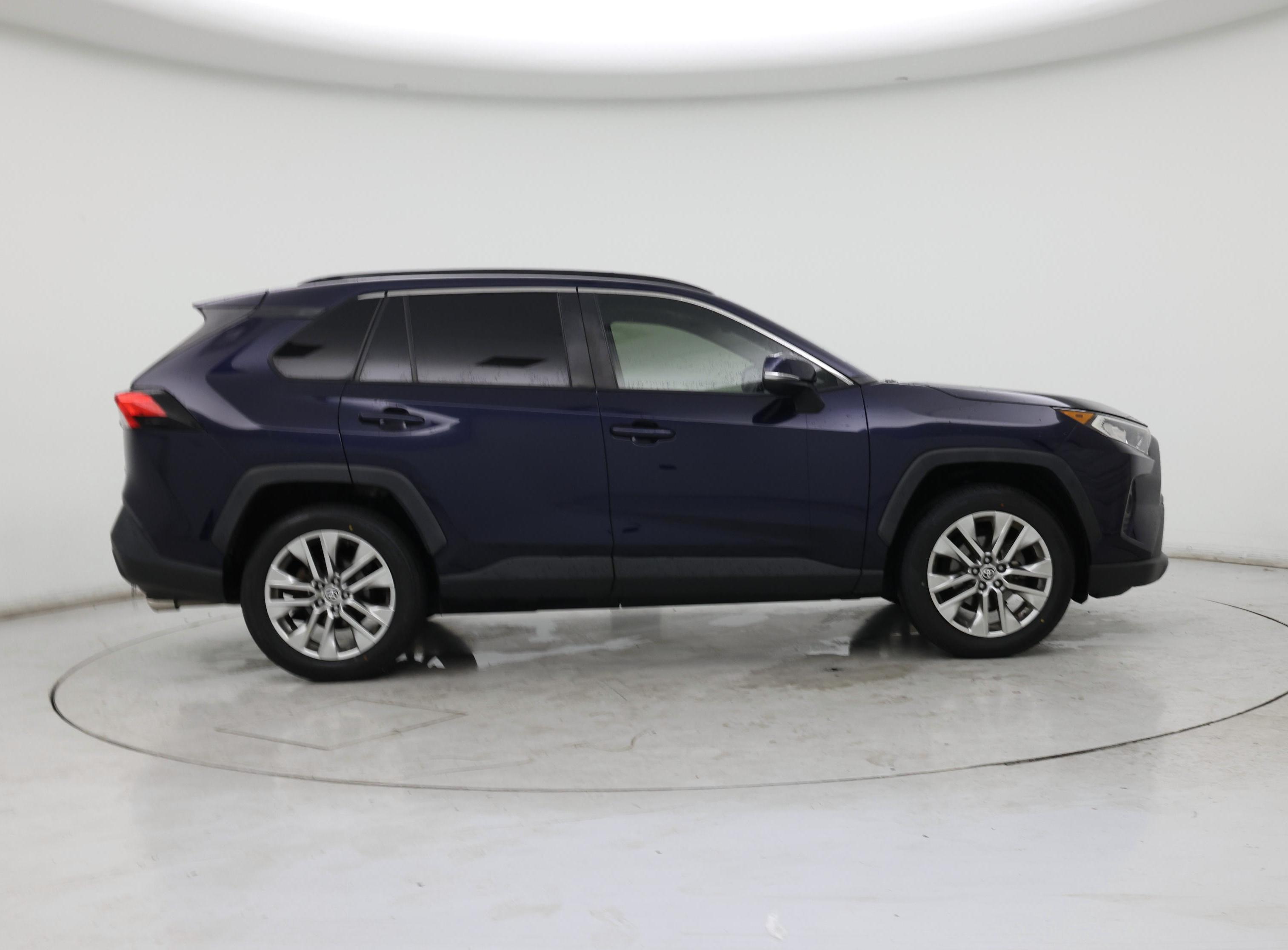 Thumbnail: 2021 Toyota RAV4 - 7