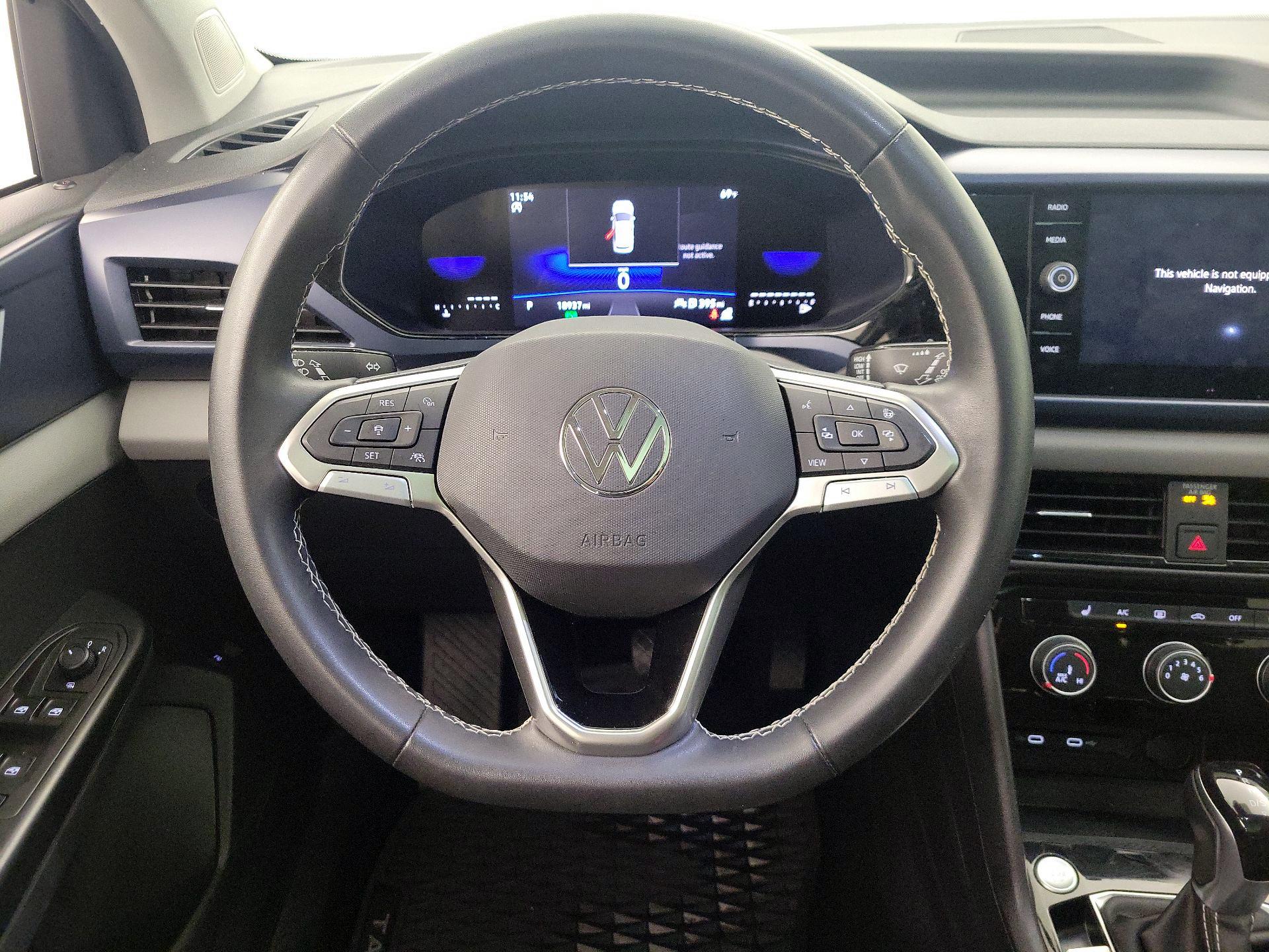 Thumbnail: 2023 Volkswagen Taos - 10