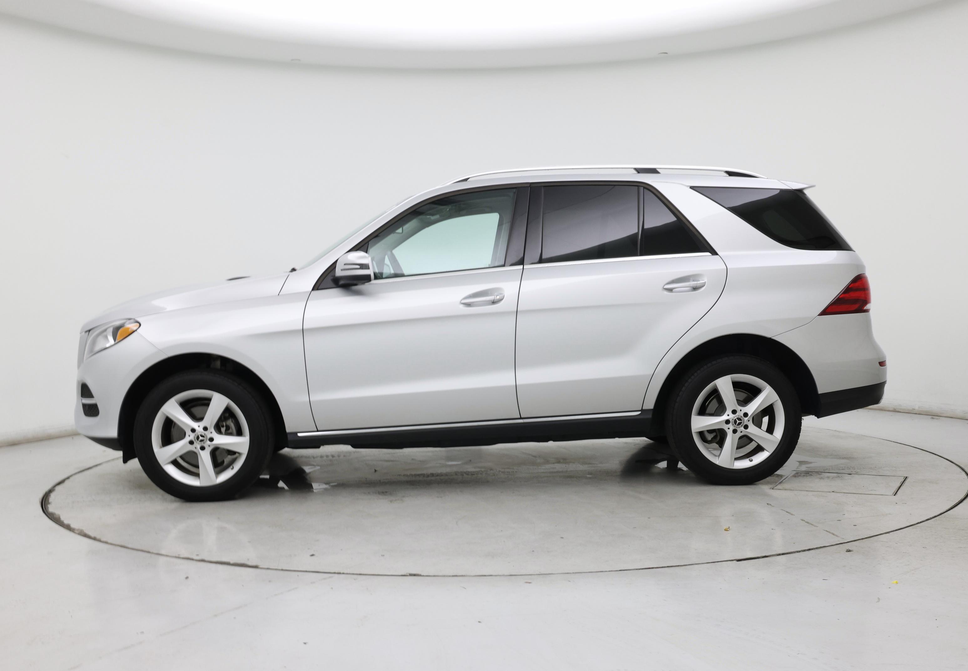 Thumbnail: 2017 Mercedes-Benz GLE - 3