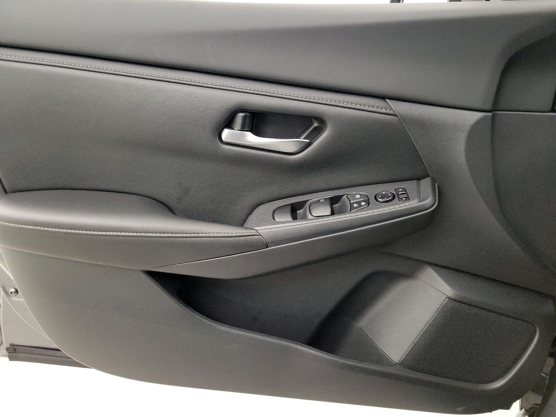 Thumbnail: 2022 Nissan Sentra - 12