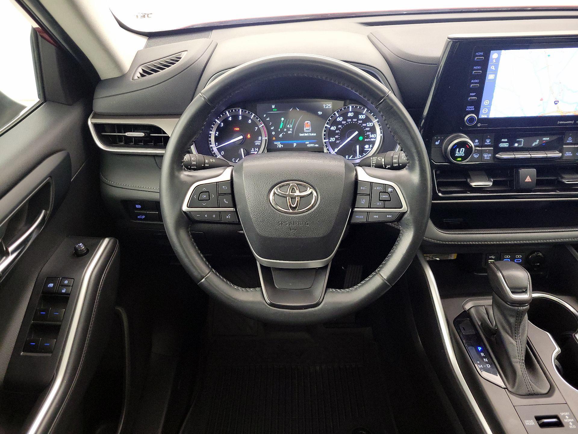 Thumbnail: 2022 Toyota Highlander - 10